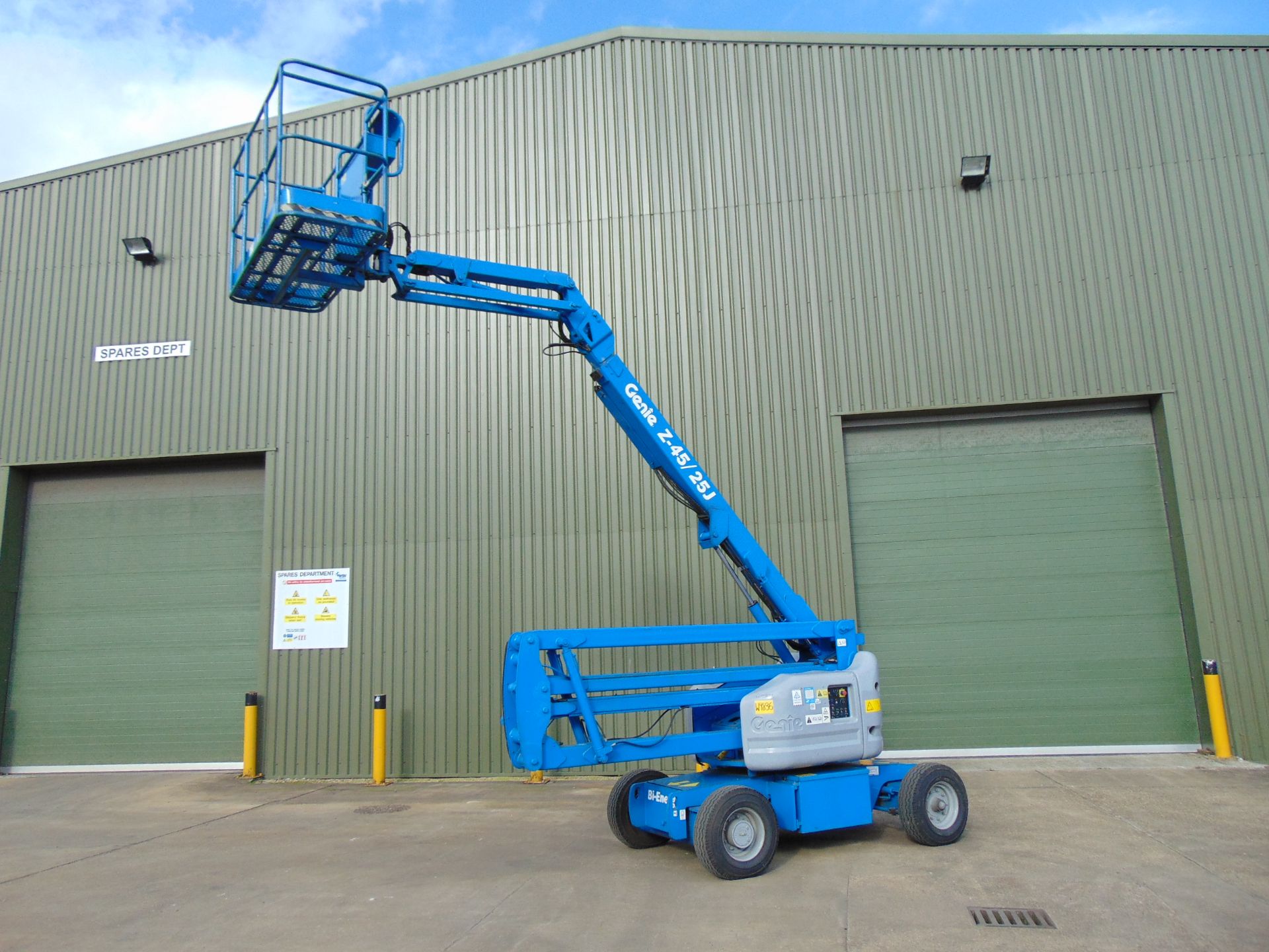 2005 Genie Z45-25J Diesel Articulated Boom Lift ONLY 775 HOURS - Image 4 of 24