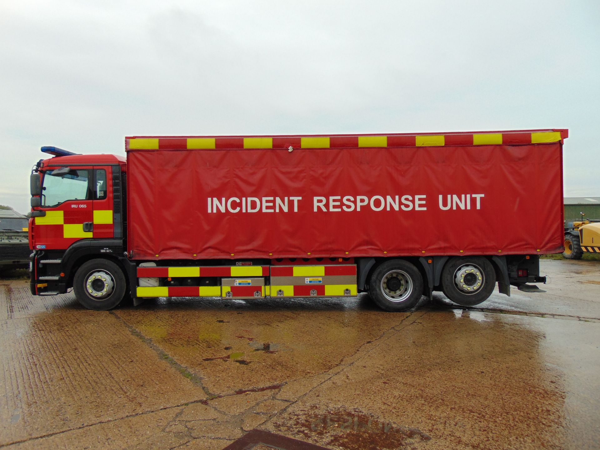 2004 MAN TG-A 6x2 Rear Steer Incident Support Unit - Image 4 of 27