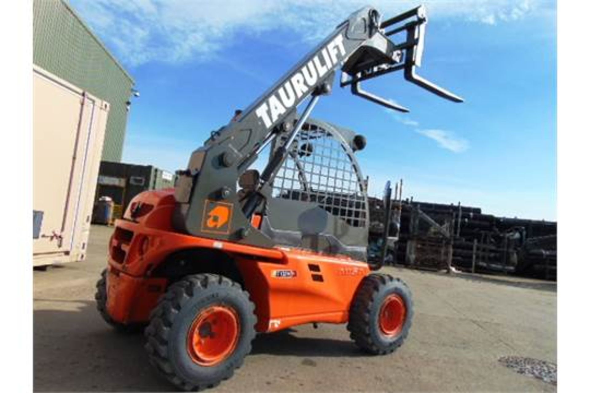 2010 Ausa Taurulift T133H 4WD Compact Forklift with Pallet Tines - Image 10 of 23