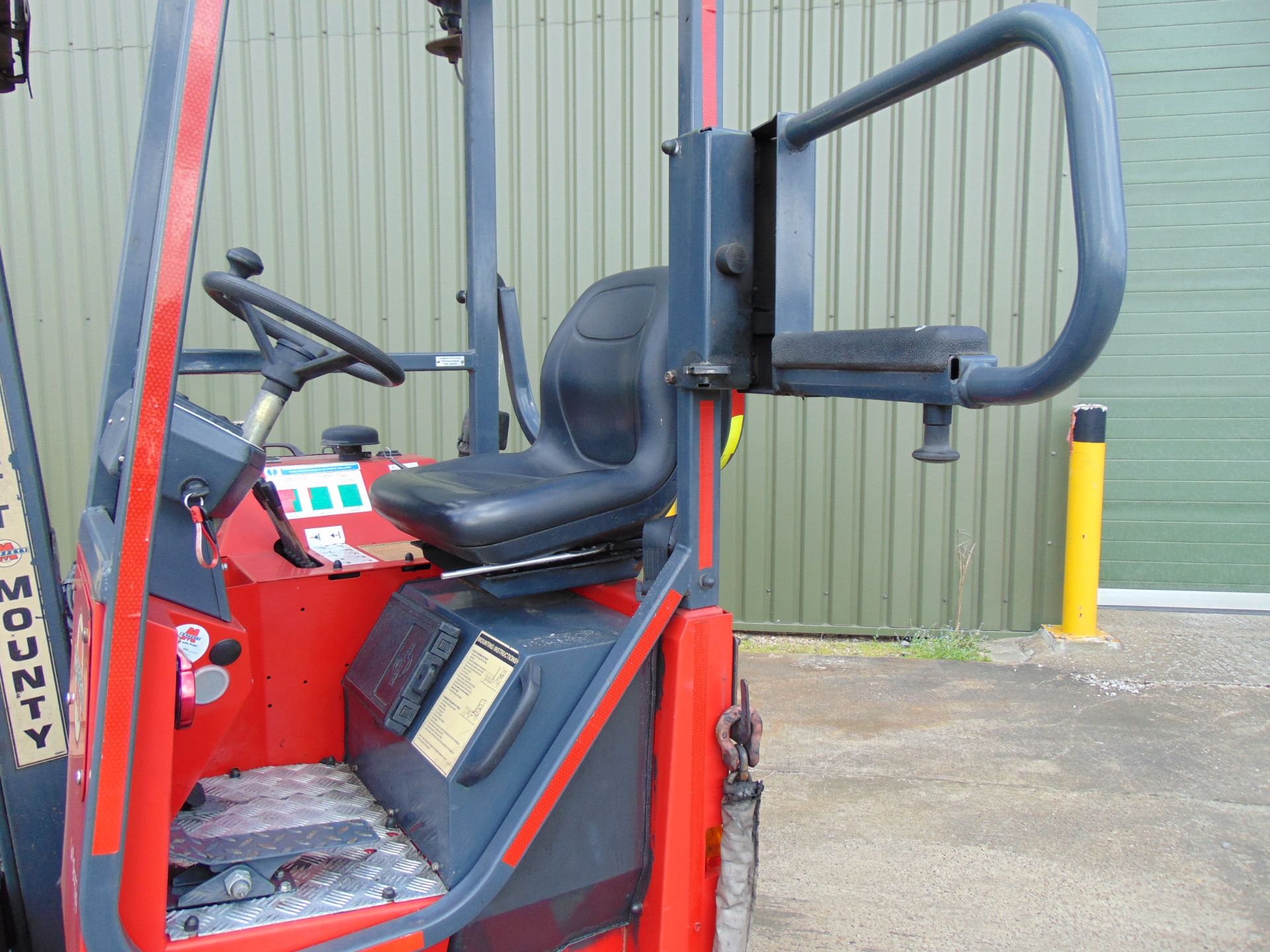 2003 Moffett Mounty M2003 Truck Mounted Forklift complete with Meijer Hydraulic Extension Forks - Image 20 of 30