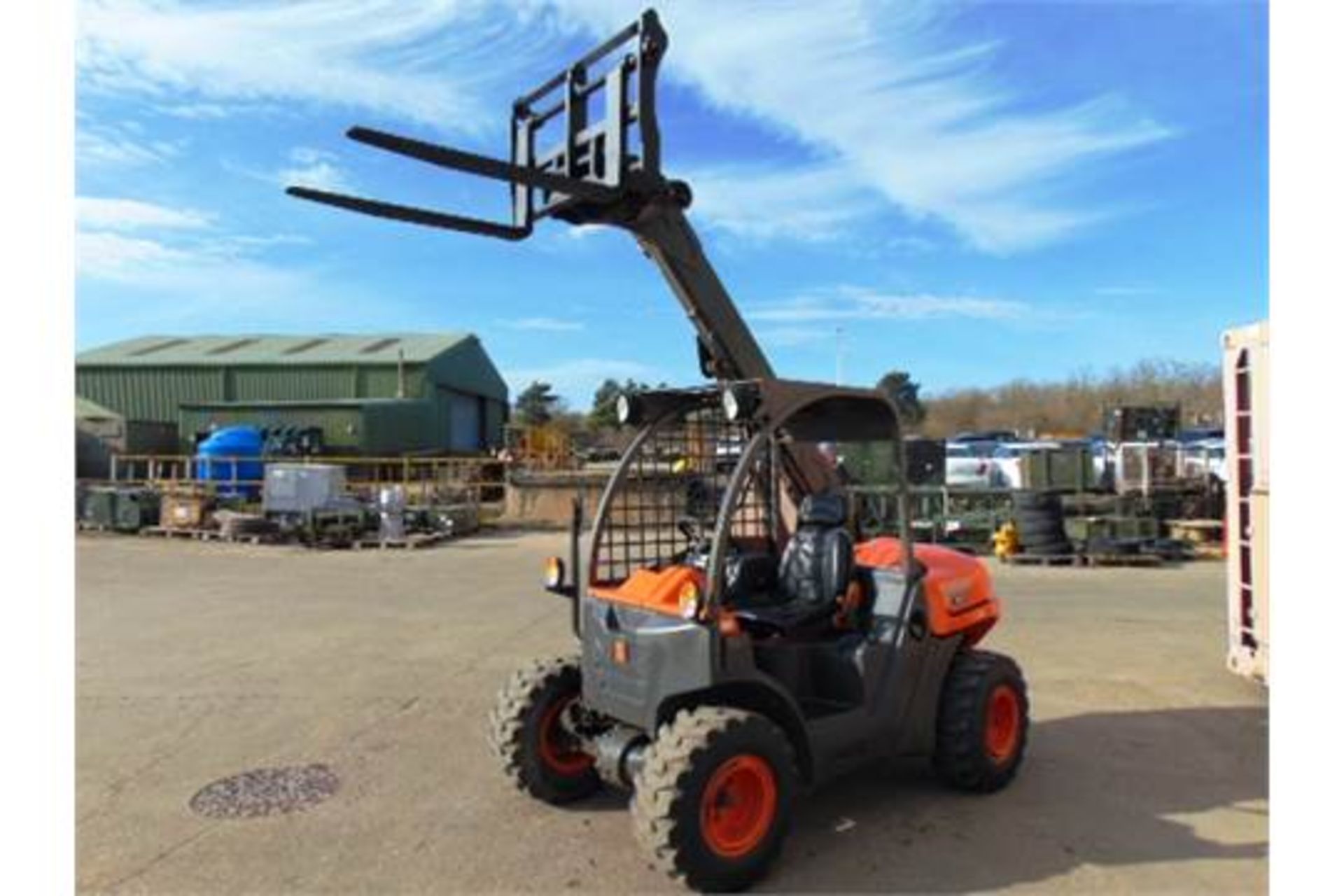 2010 Ausa Taurulift T133H 4WD Compact Forklift with Pallet Tines - Image 15 of 23