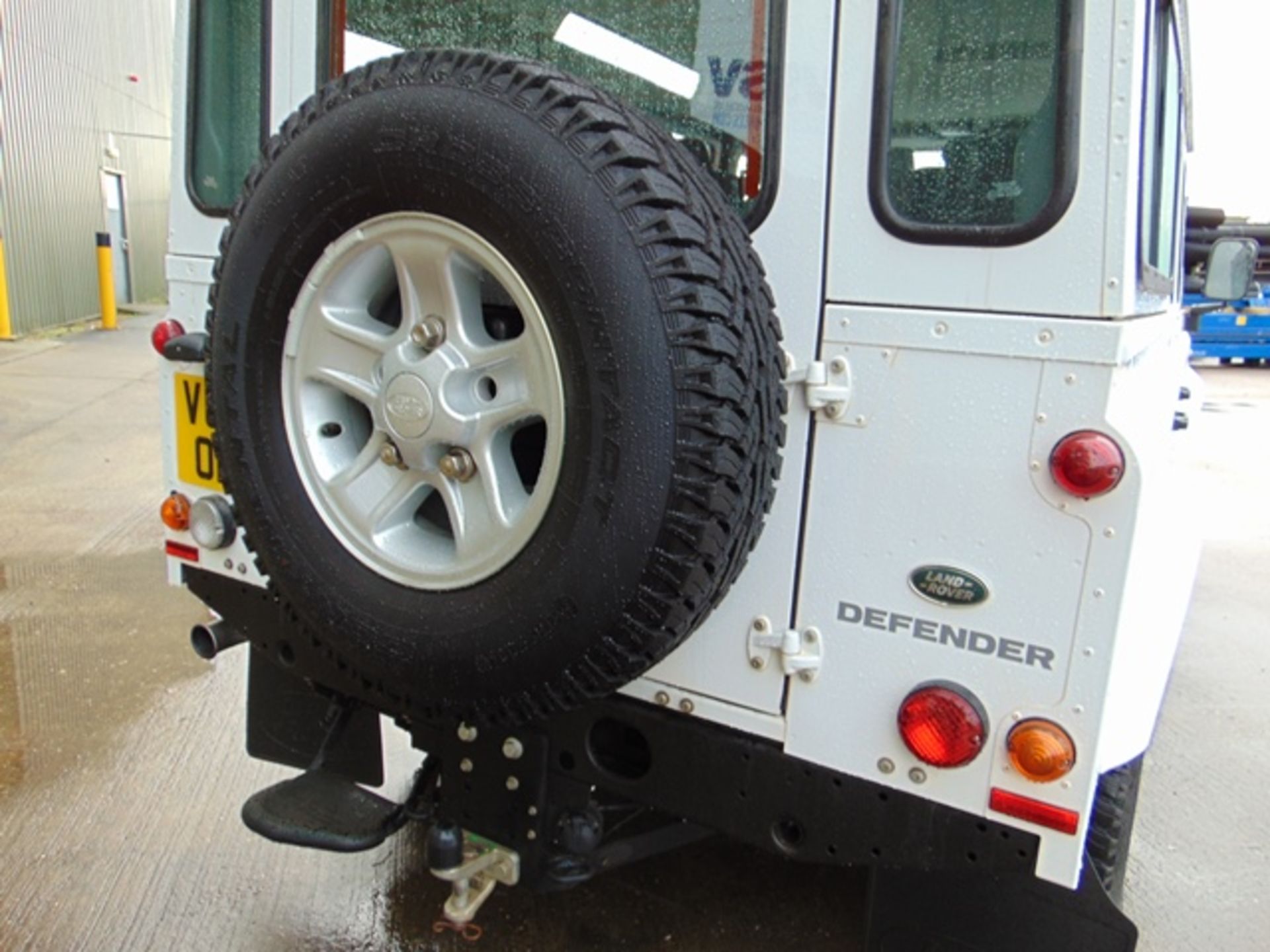 2015 Land Rover Defender 110 5 Door County Station Wagon ONLY 8,915 miles!!! - Image 19 of 24