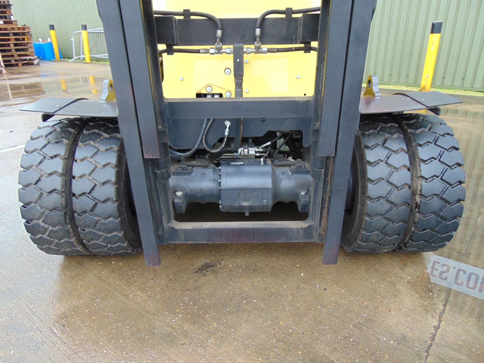 2015 Hyster H8.0 FT6 Forklift ONLY 234 HOURS!!! - Image 14 of 25