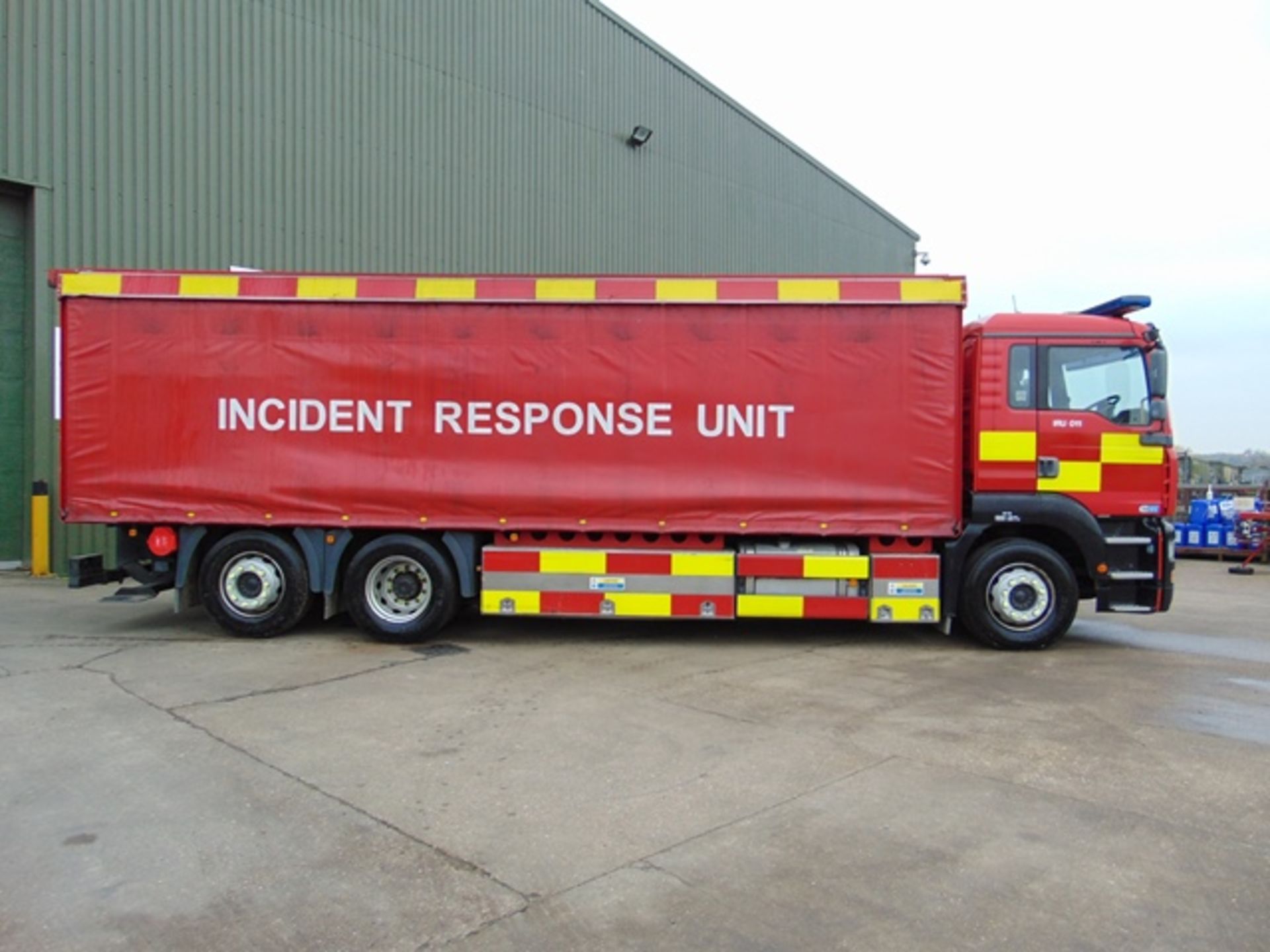 2004 MAN TG-A 6x2 Rear Steer Incident Support Unit ONLY 33,543km! - Image 5 of 27