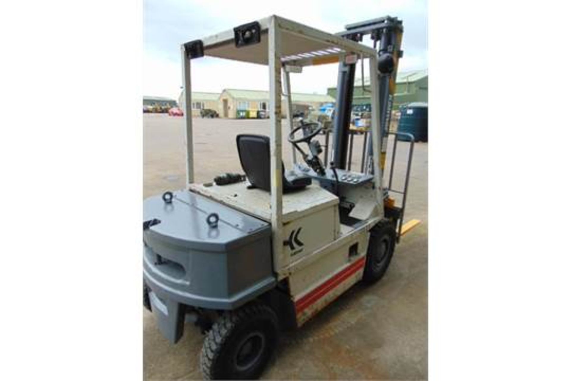 Kalmar 1814KG Perkins Diesel Forklift Truck ONLY 209 HRS! - Image 6 of 18