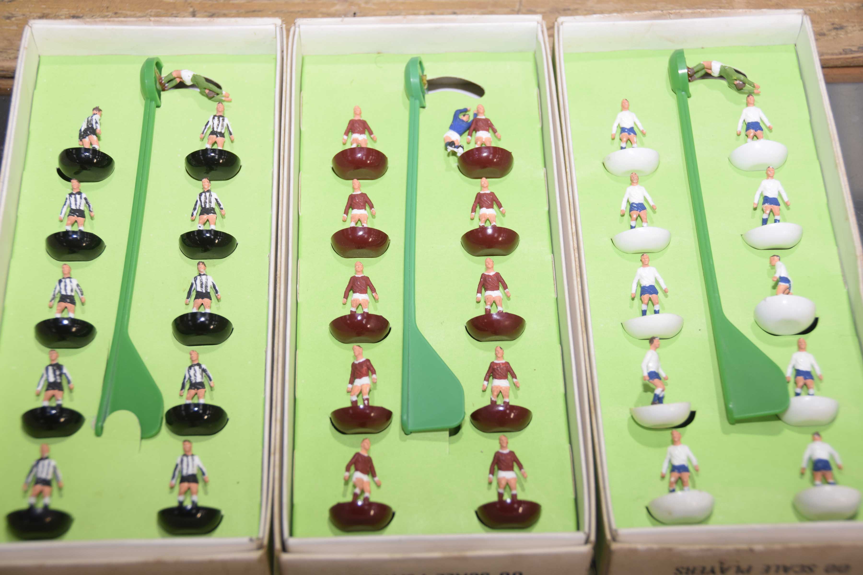 Twenty boxed Subbuteo football teams Comprising Arsenal, Watford/Oxford United, Sheffield Wednesday, - Image 3 of 8