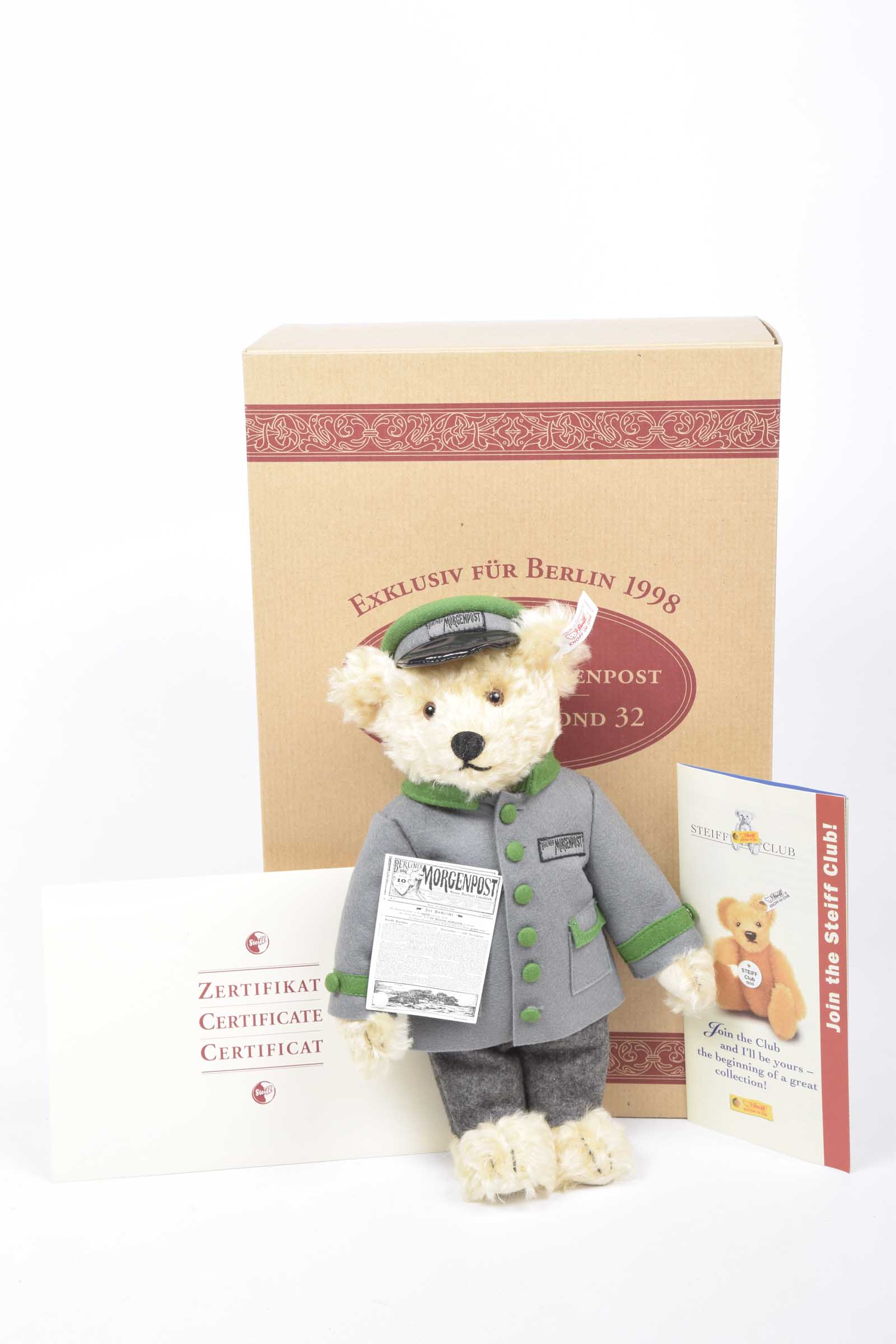 A boxed Steiff 655425 teddy bear 'Berliner Morgenpost' Blonde, growler, limited edition 1154/1500