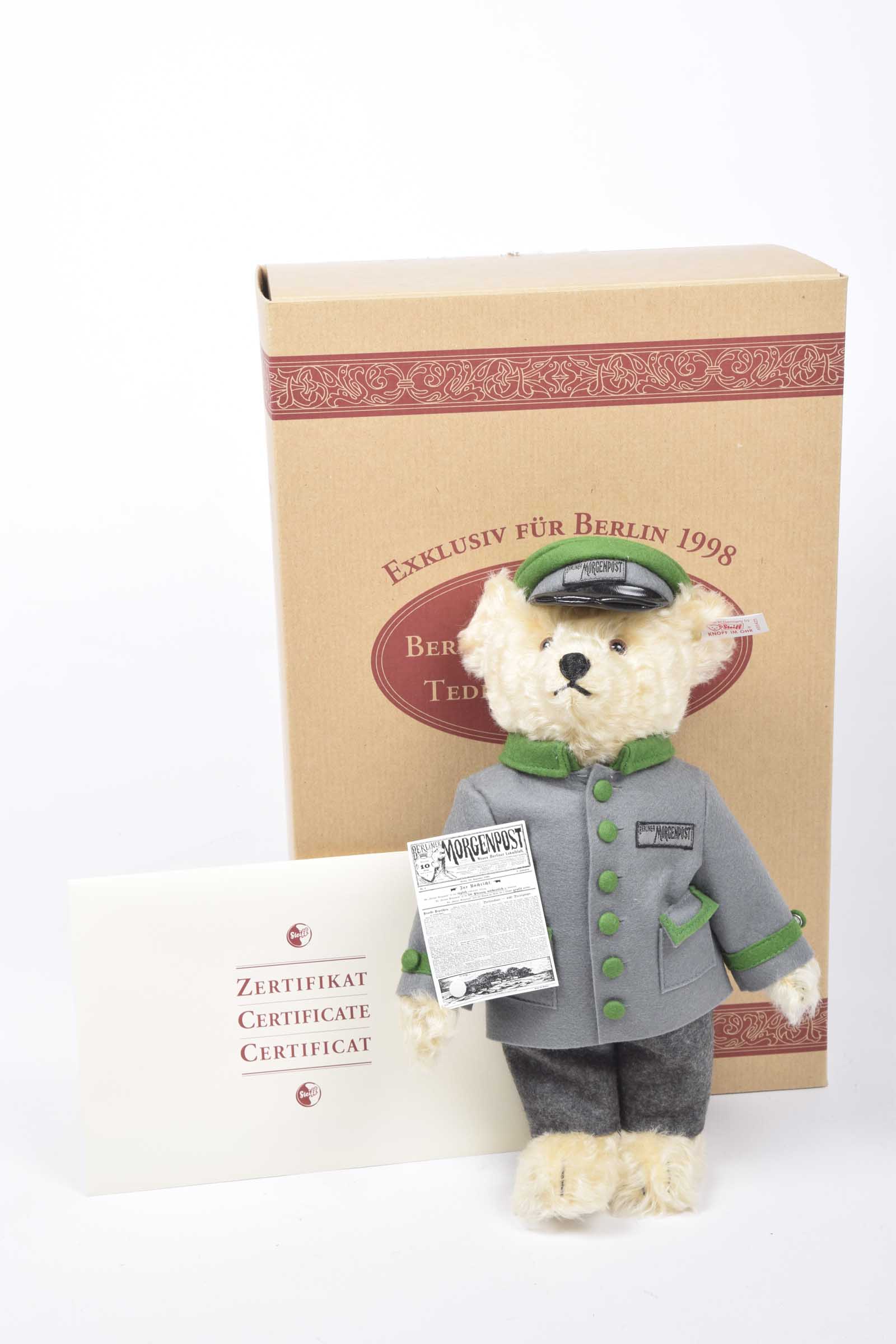 A boxed Steiff 655425 teddy bear 'Berliner Morgenpost' Blonde, growler, limited edition 1125/1500