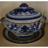 A Chinese blue and white soup tureen The tureen of pedestal round form, surmounted by a domed