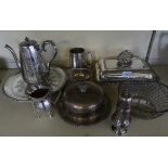 A mixed lot of silver-plated items comprising entree dish, tea wares, circular bowl, muffin dish and