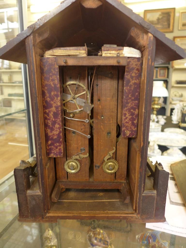 A Victorian Black Forest carved wood cuckoo mantle clock Carved with oak leaves, central butterfly - Image 9 of 19