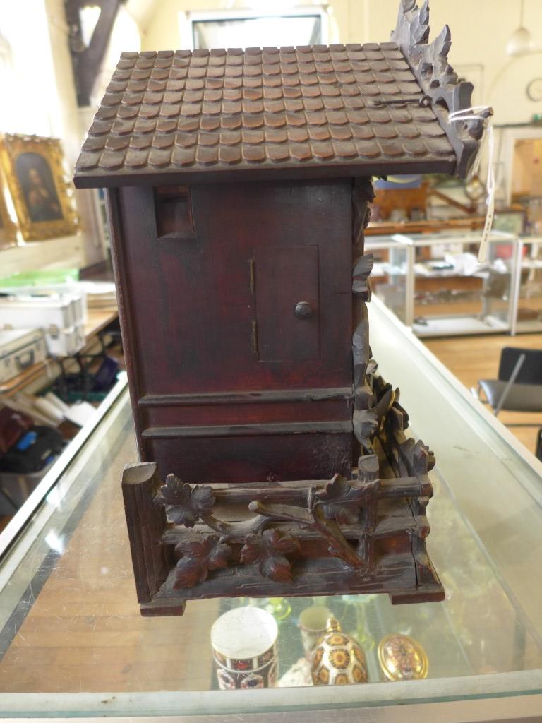 A Victorian Black Forest carved wood cuckoo mantle clock Carved with oak leaves, central butterfly - Image 4 of 19