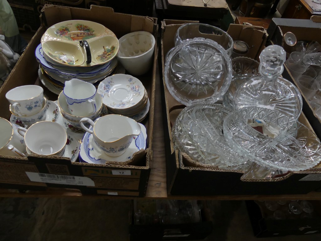 A collection of various ceramics Including plates, tea cups and saucers, jelly mould, etc. (qty)