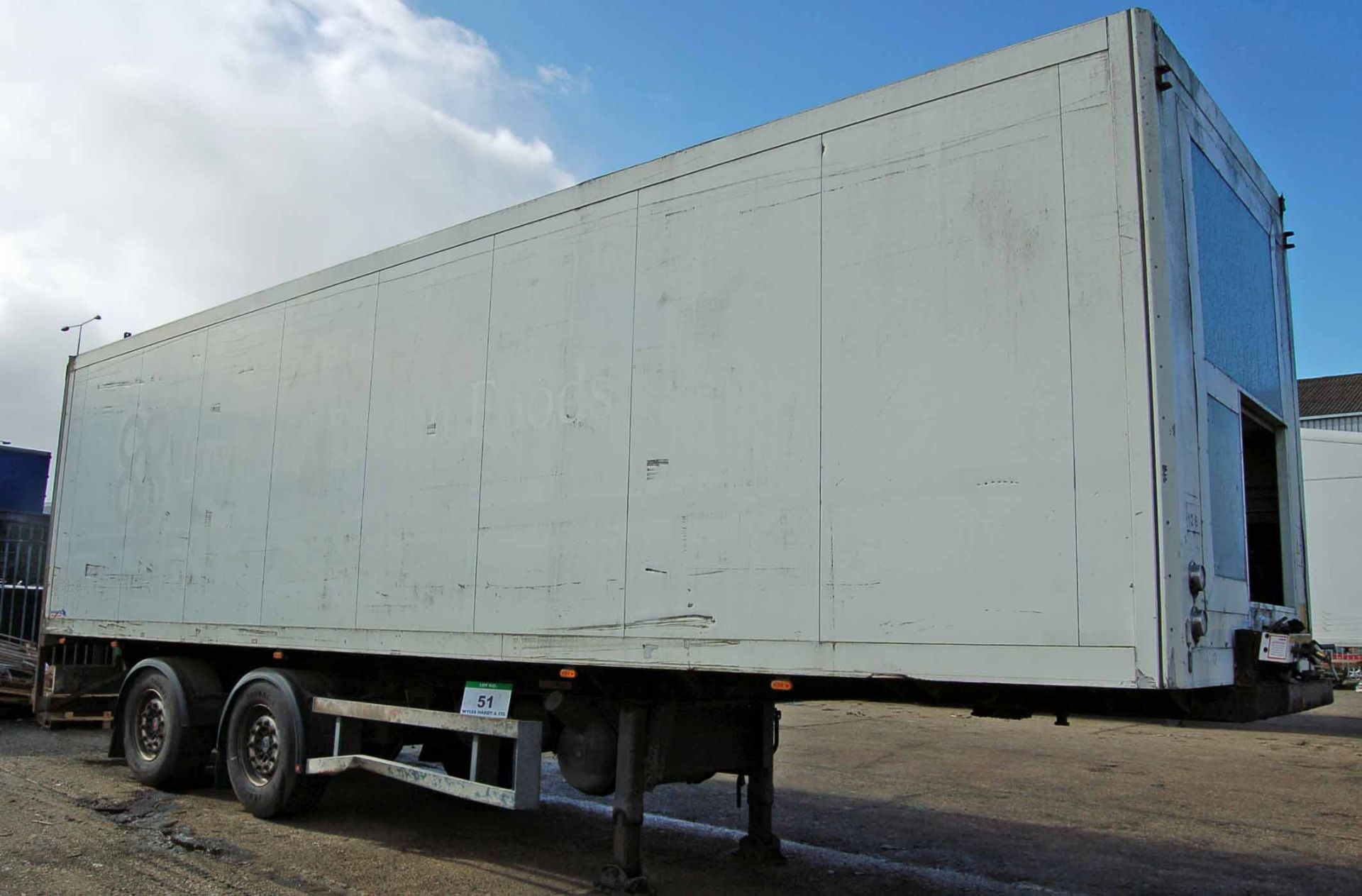 A SCHMITZ CARGOBULL SK018L 10.5M Long Twin Axle Static Insulated Refrigerated Box Trailer with