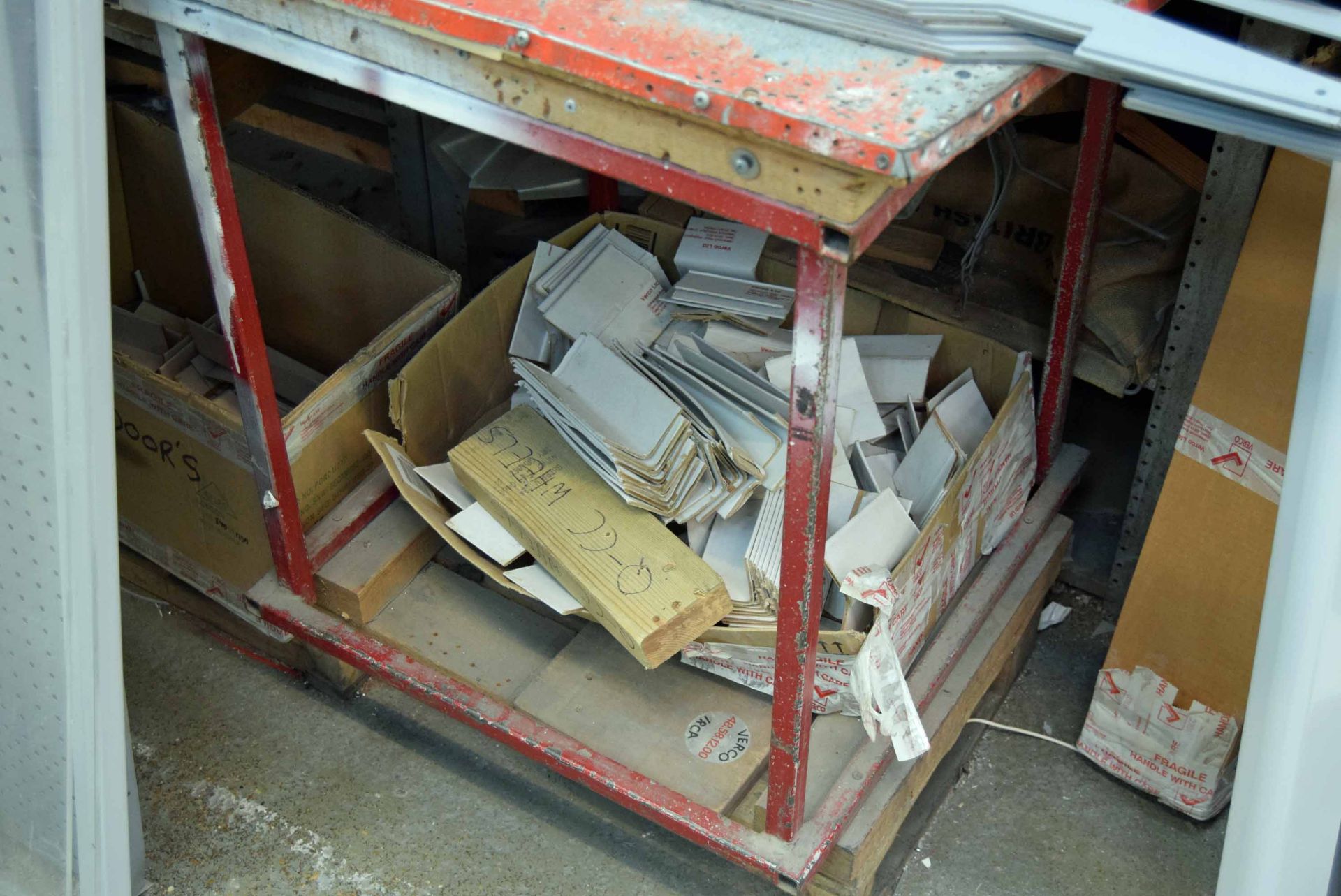 A Pallet of Protective Corners, Off-Cuts and A Packing Bench (As Photographed) - Image 3 of 4