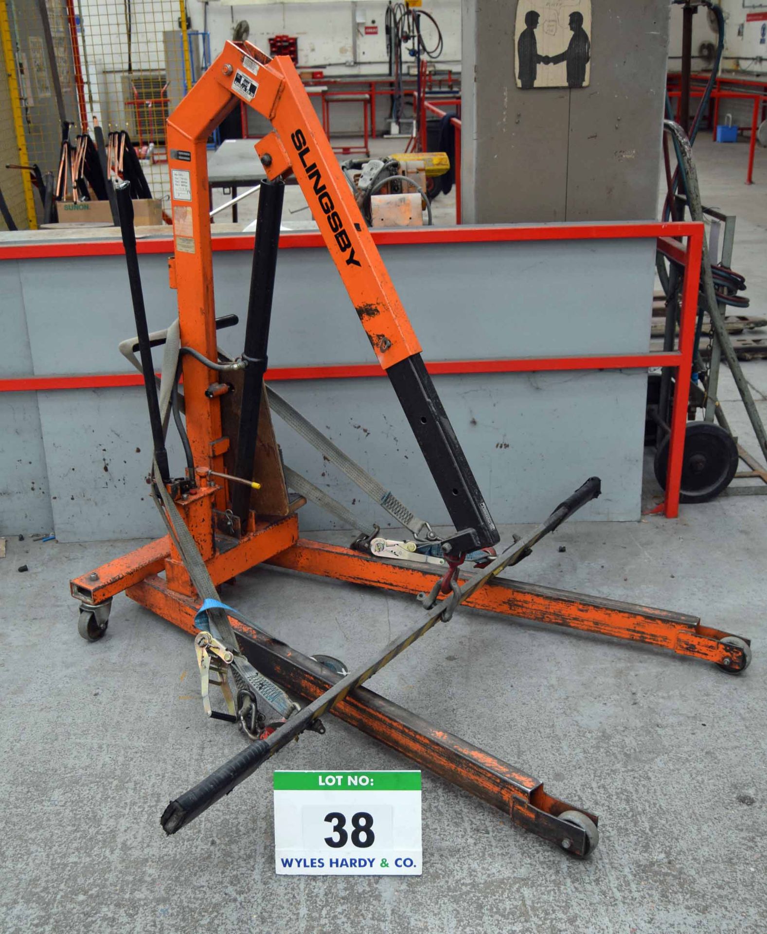 A SLINGSBY KFC 750Kg Engine Hoist and Speader Bar