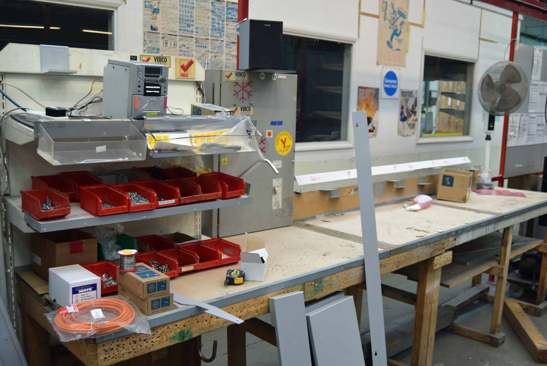 A Pallet of Protective Corners, Off-Cuts and A Packing Bench (As Photographed) - Image 2 of 4