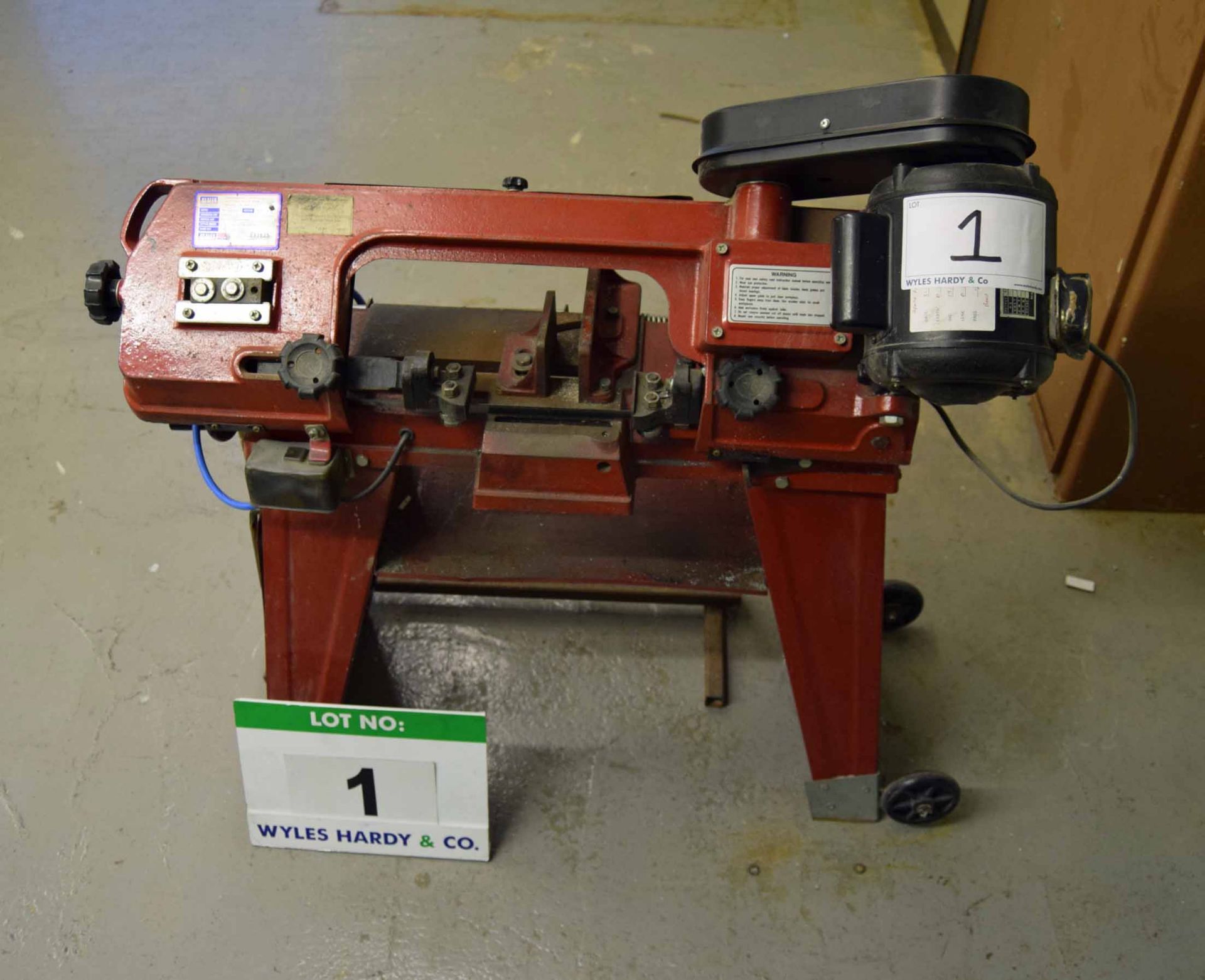 A SEALEY SM5/RF Horizontal Band Saw (240V)