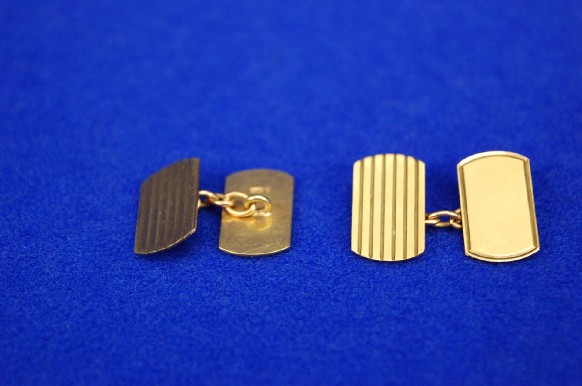 A Pair 9ct Gold Men’s Double Linked Cufflinks of Oblong Form with Radiused Corners with Engraved