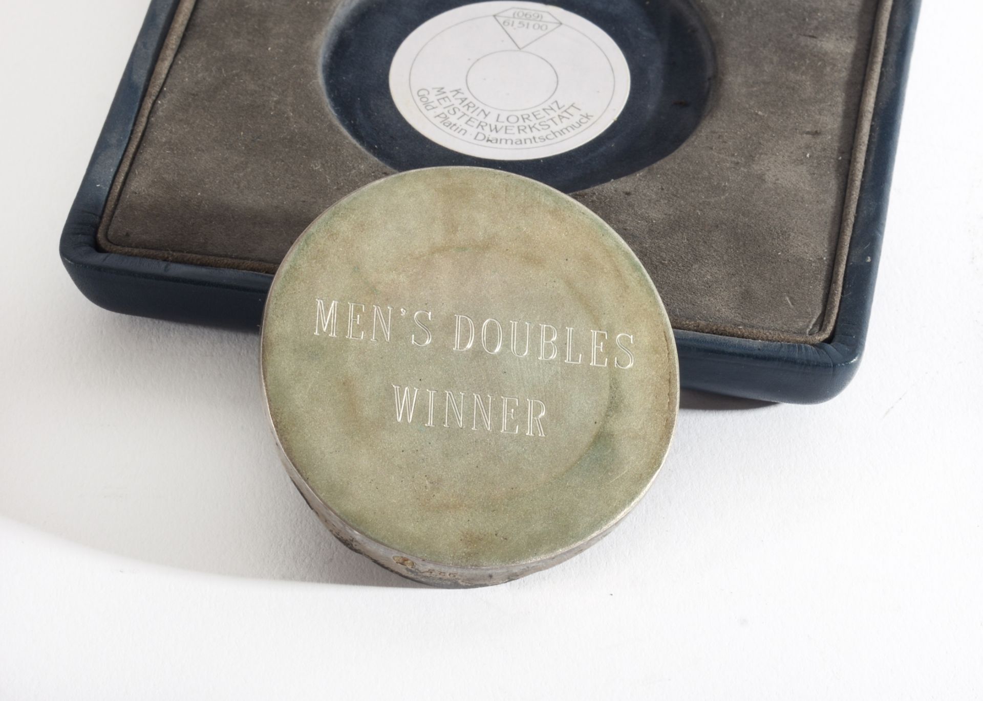 A Silver Coloured 50mm Cast Medal bearing an Engraved Tennis Ball and the words Frankfurt Cup ’87 on - Image 2 of 2