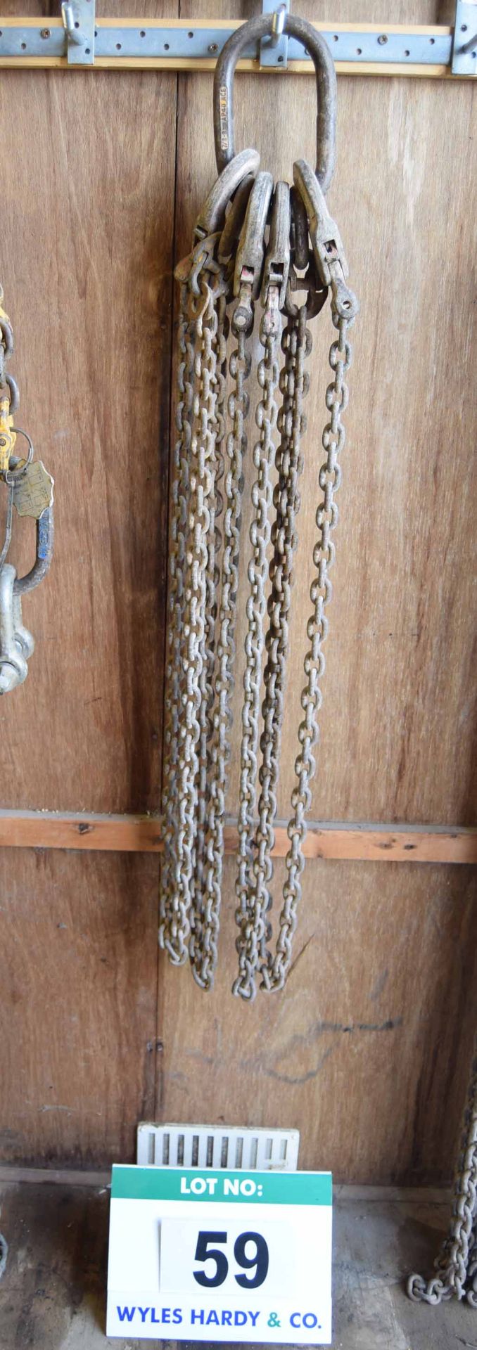 An Untagged 4-Leg Chain Set with fitted Hook to each Leg (Untested)