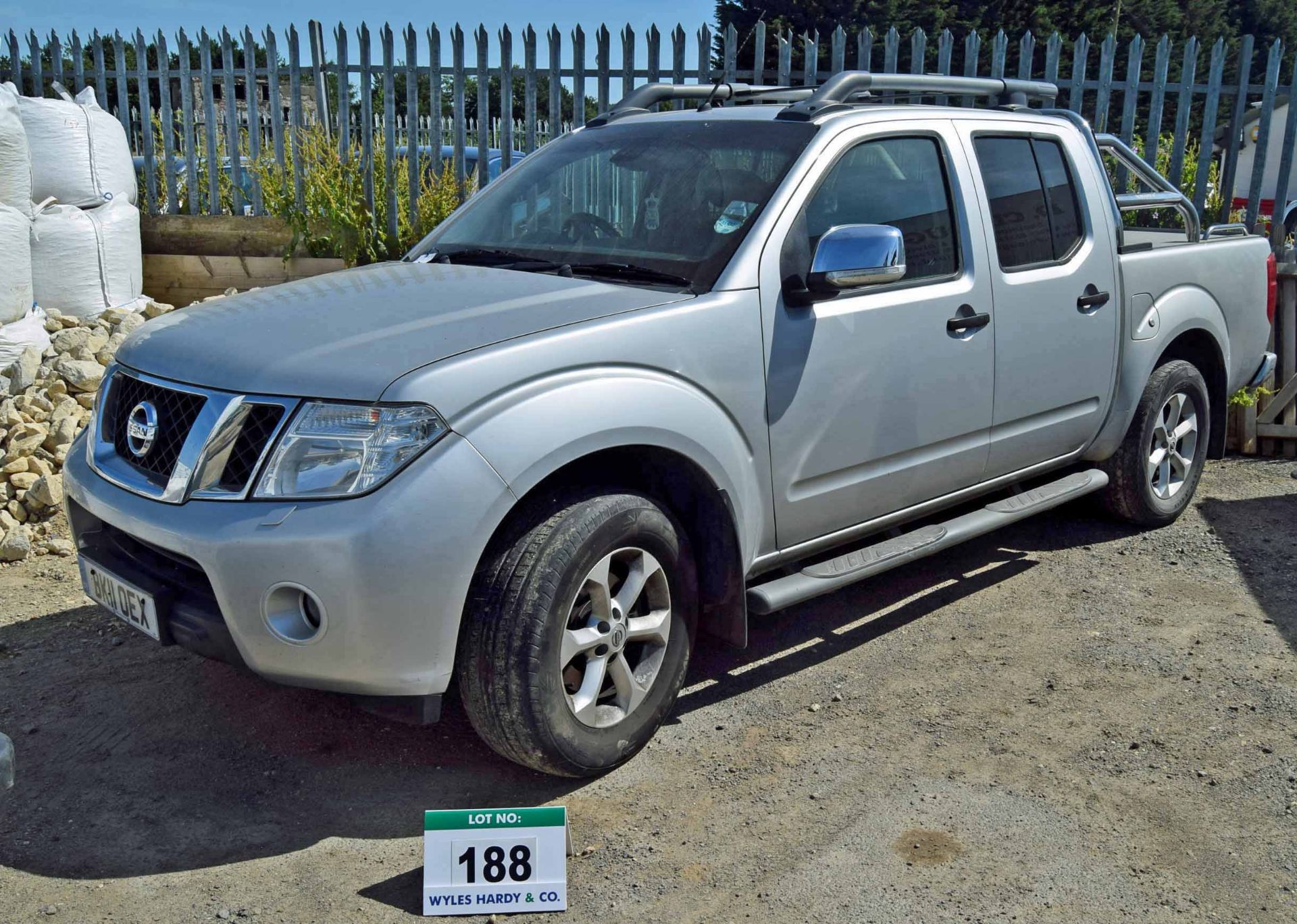 A NISSAN Navara Tekna D/C 2.5 DCI 188 Diesel Pick-Up Truck, Registration No. BK11 OEX, First