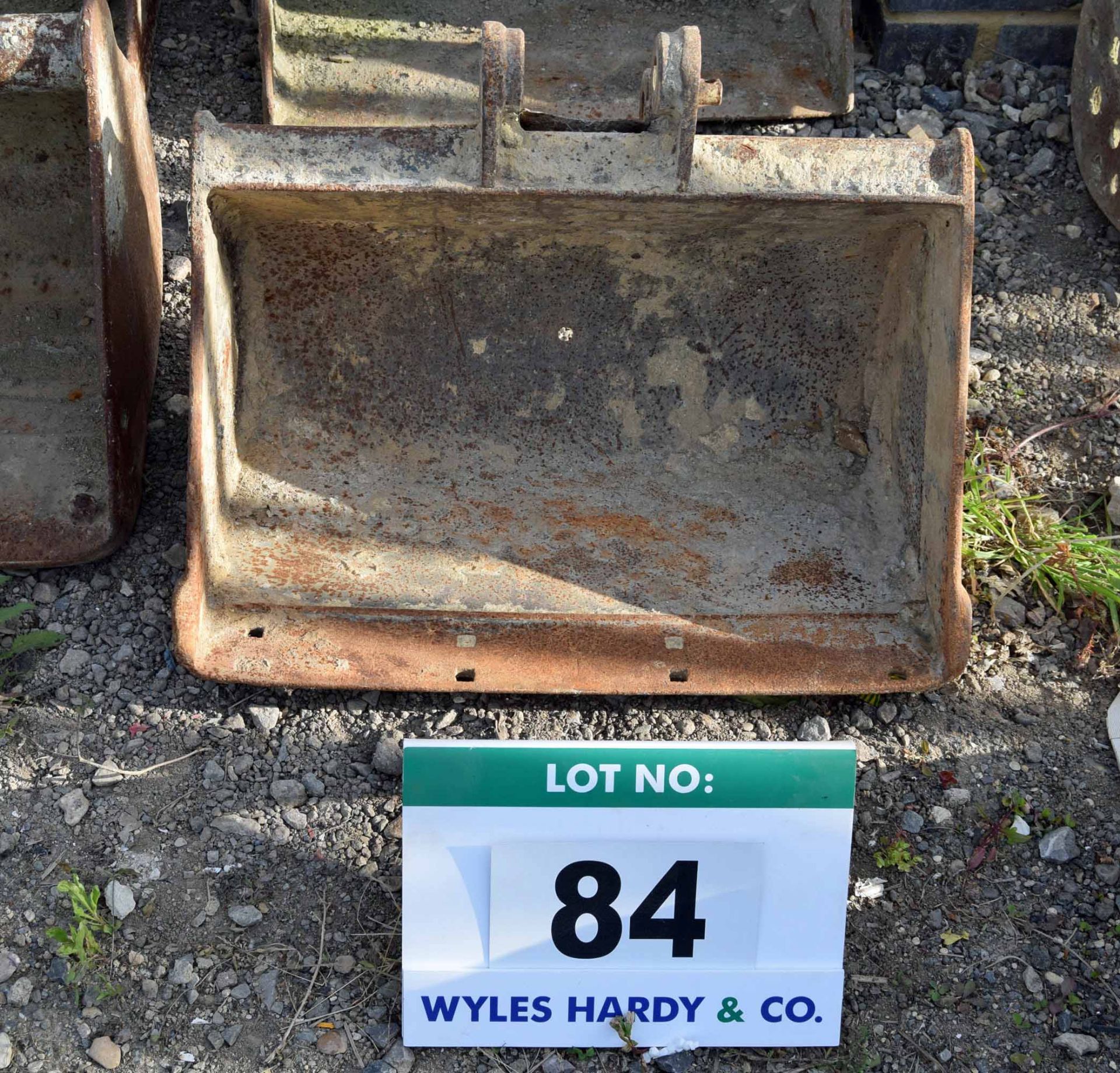 A 600mm Mini Excavator Bucket, 25mm Pins at 90mm Centres