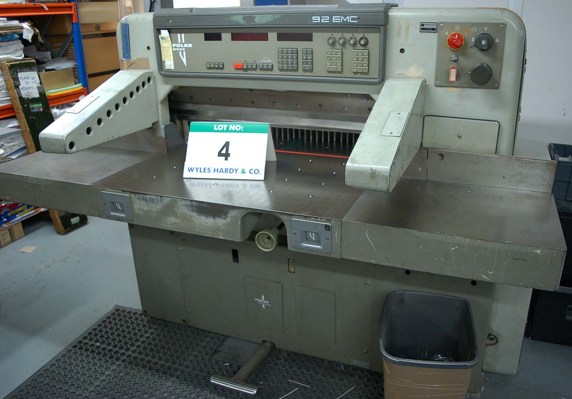 A POLAR MOHR Model 92 EMC 92cm Mechanical Paper Guillotine, Serial No. 6011113 with fitted Auto Back