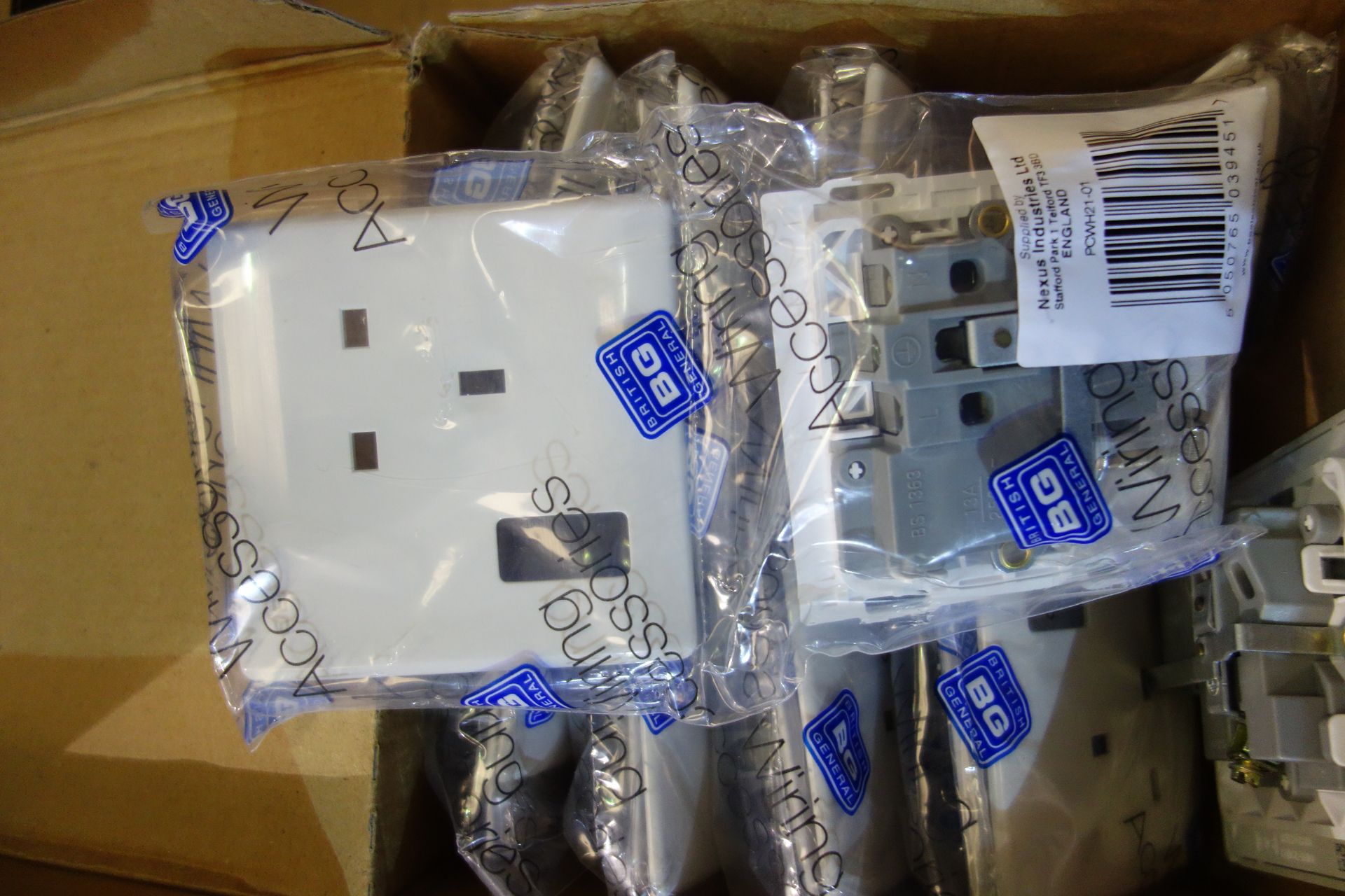 100 X BG 1G Switch Socket White Slimline