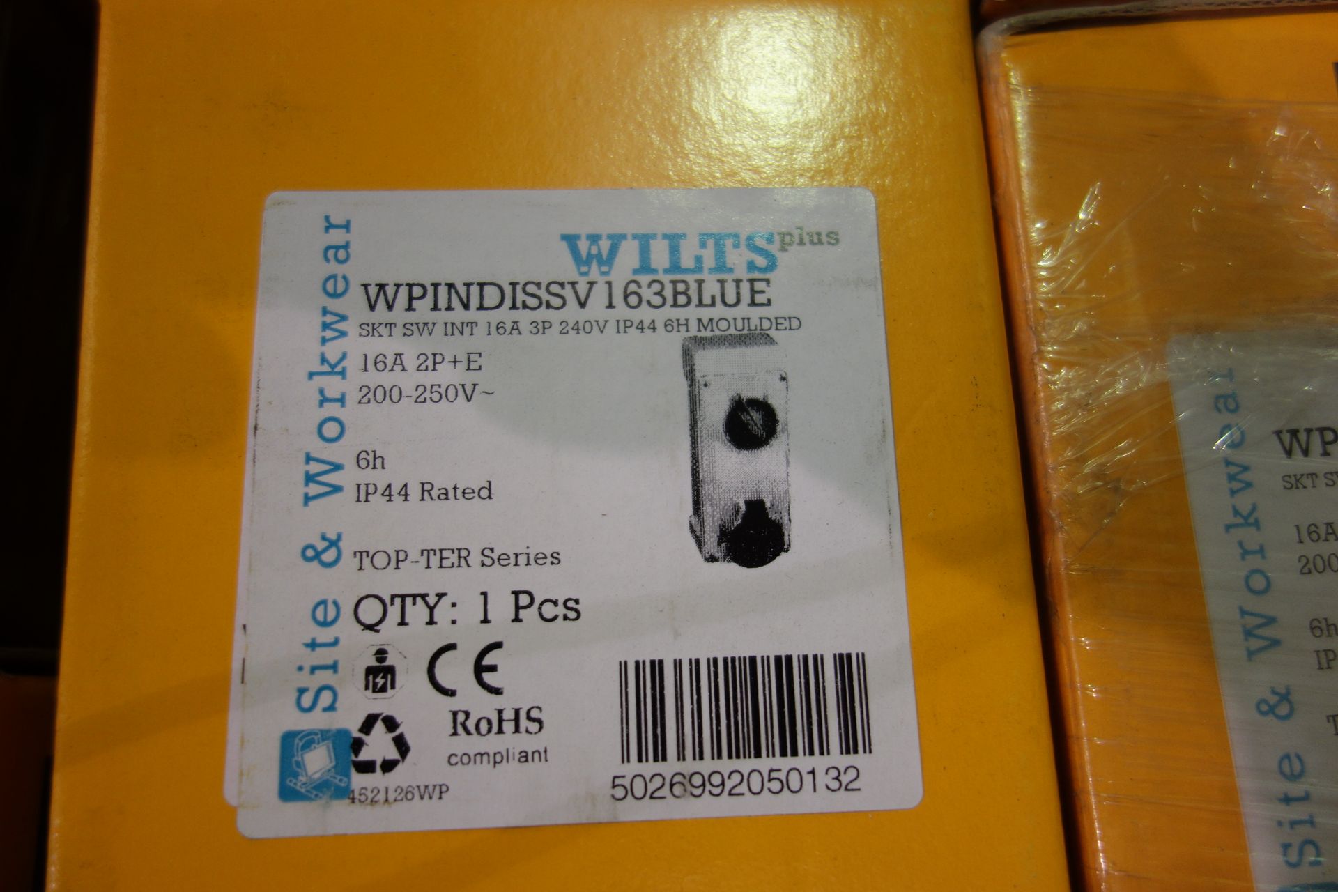 8 X Wilts WPINDISSV 163 Blue Switched Socket 16A 3P 240V IP44 6H Moulded