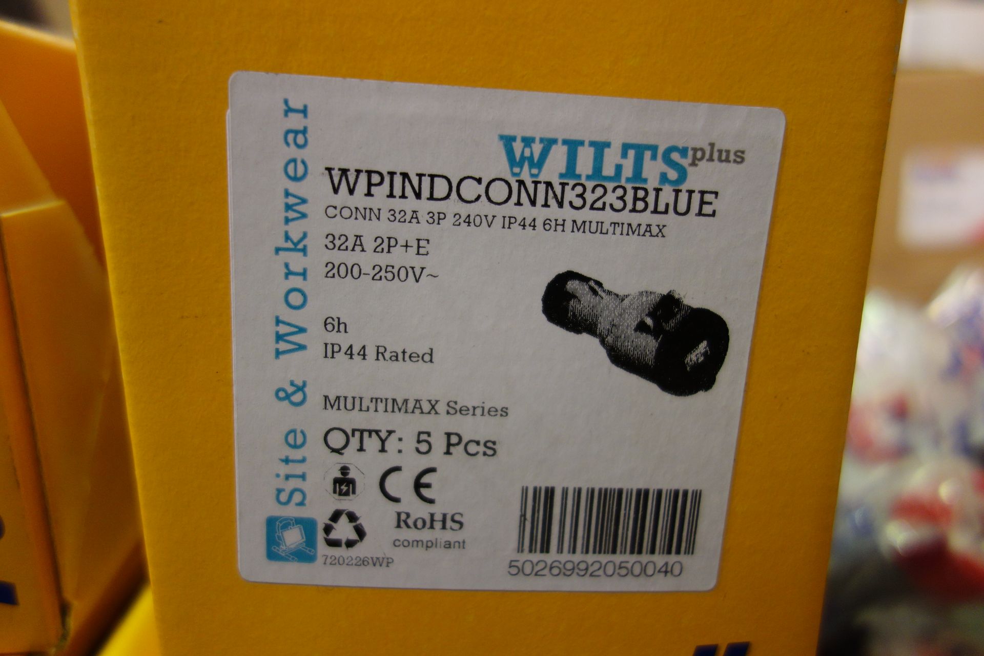 40 X Wilts WPINCONN 323 Blue Conn 32A 3P IP44 MUL/MAX Female Socket - Image 2 of 2