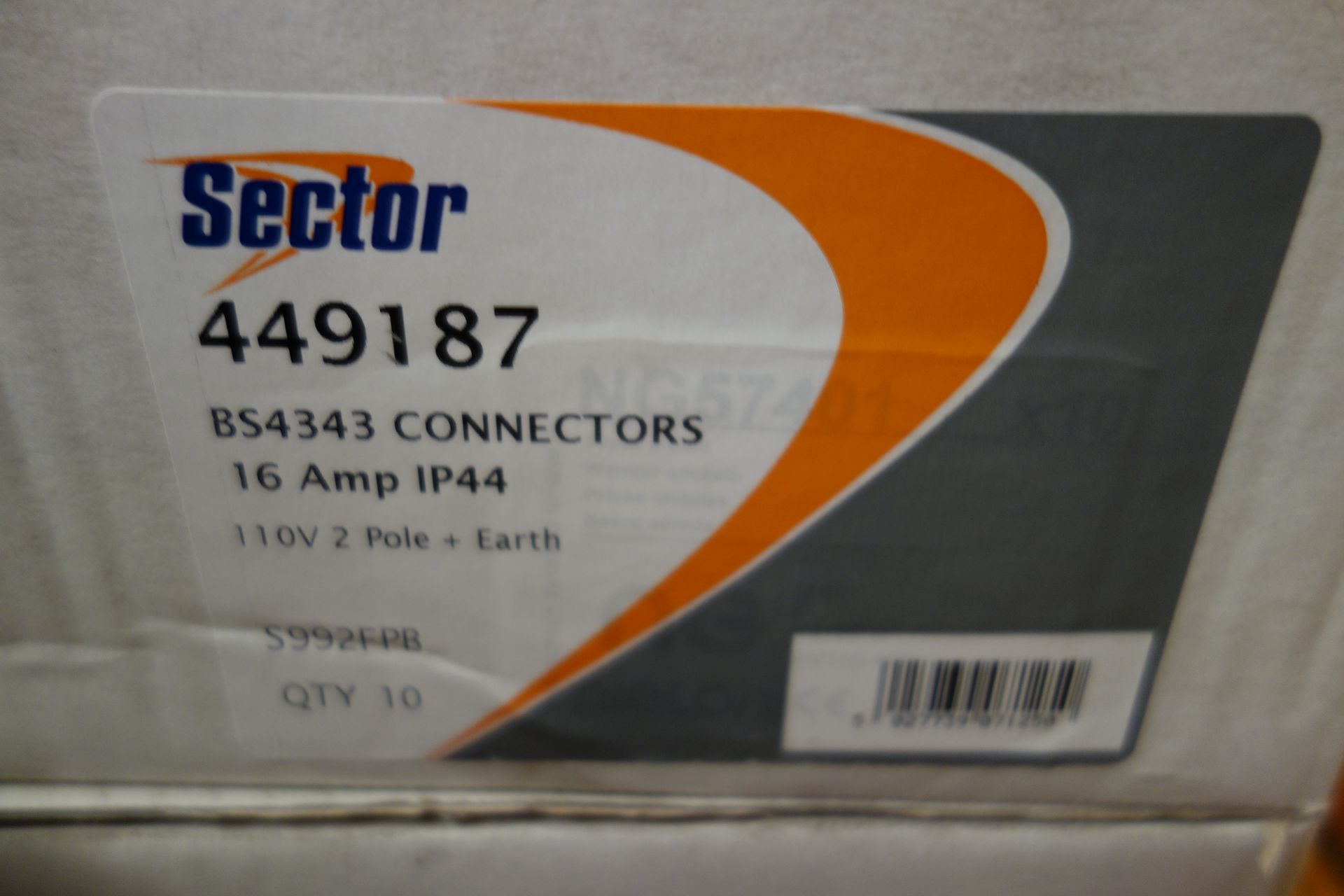 40 X Sector 449187 16A 2 P + E Connectors