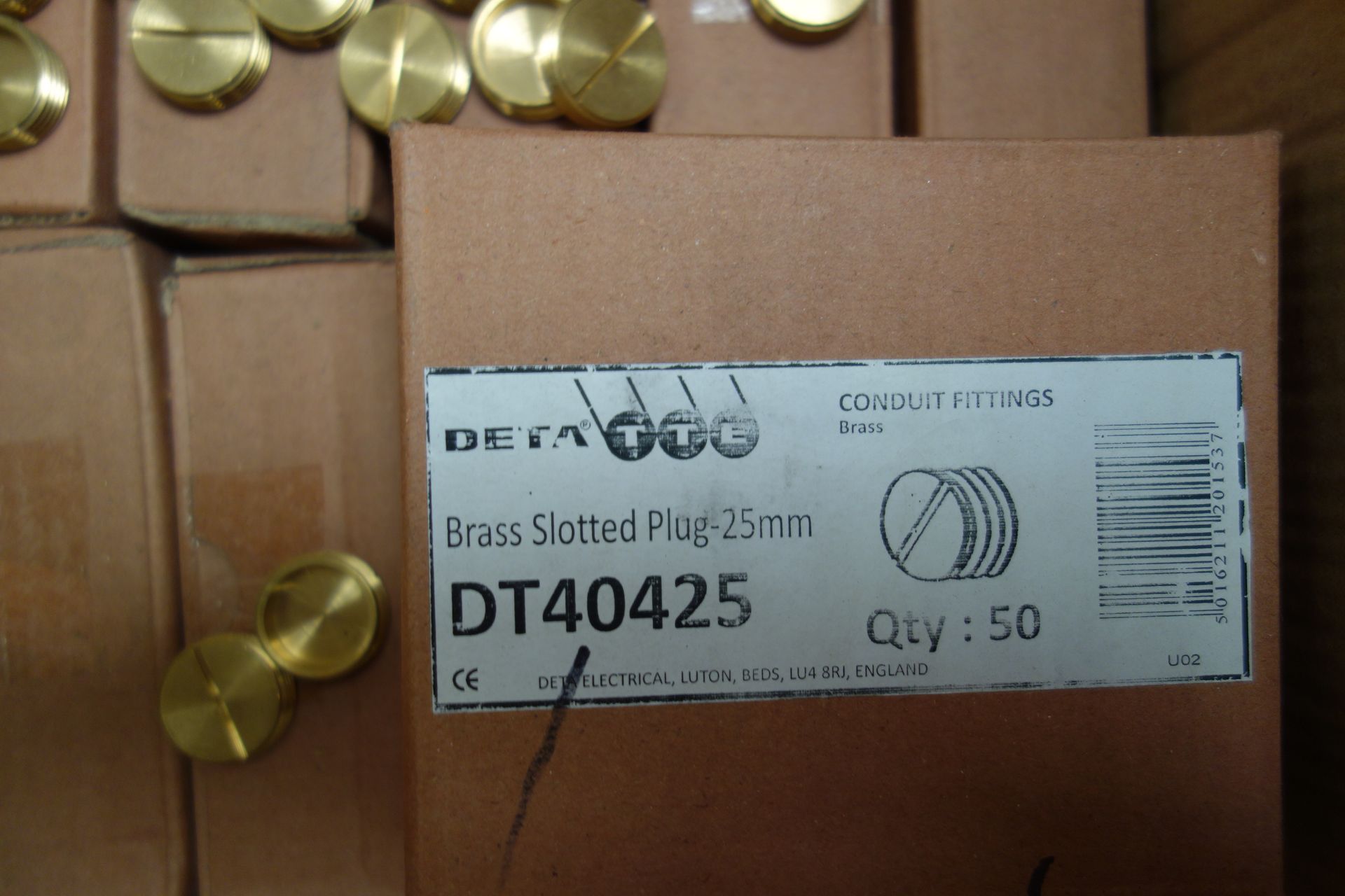 550 X Deta DT40425 Brass Slotted Plug 25MM