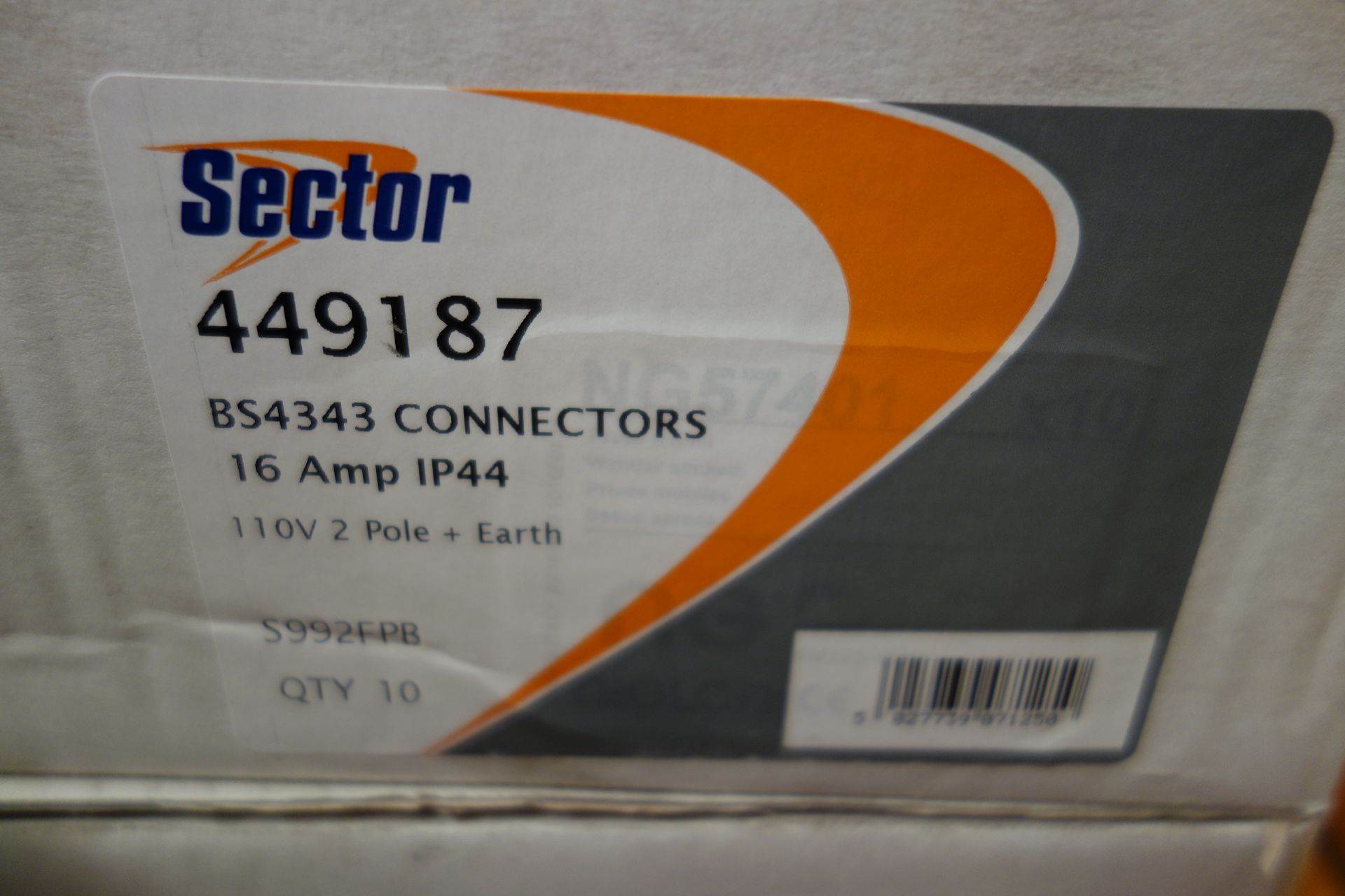 40 X Sector 449187 16A 2 P + E Connectors