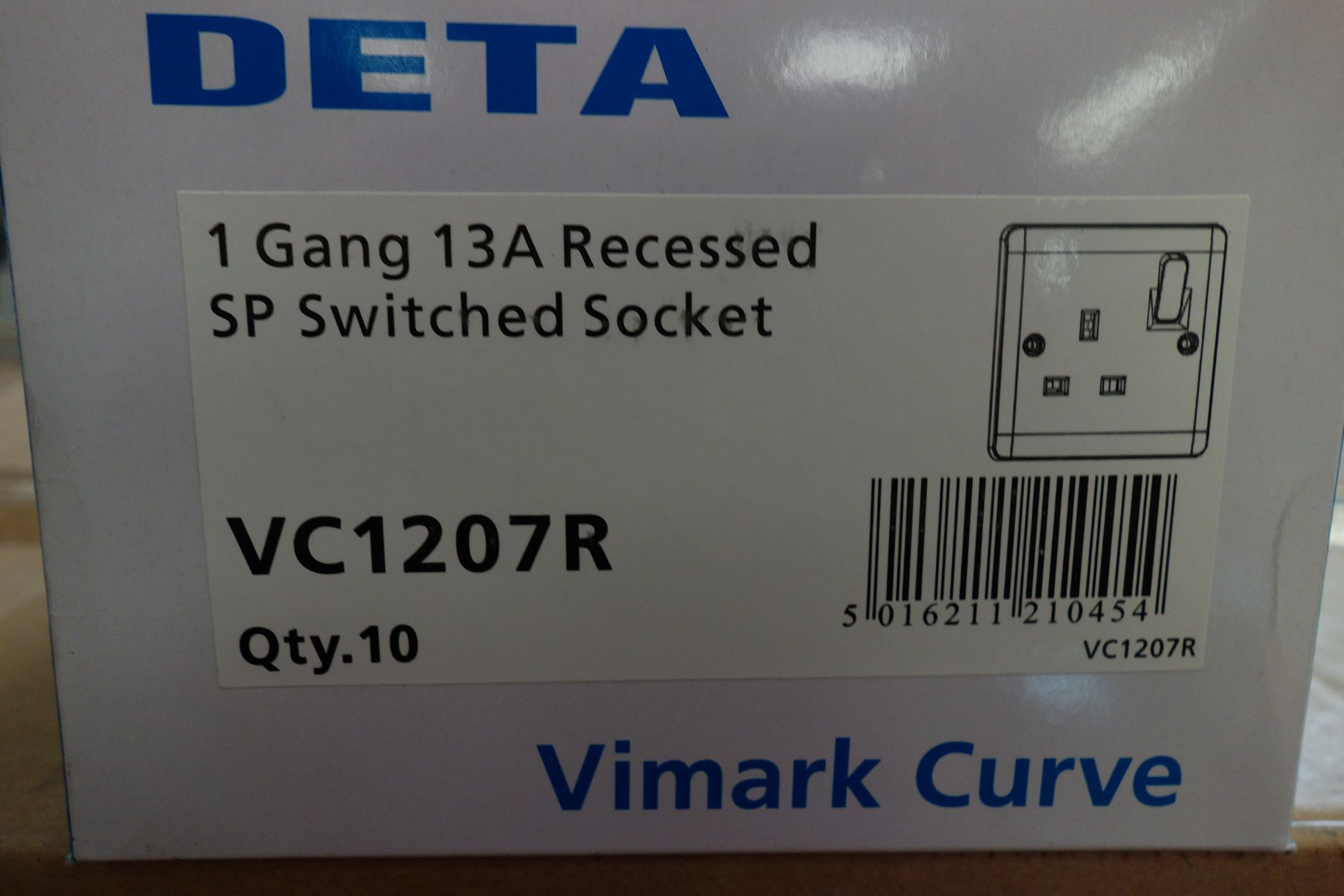 200 X Deta VC1207R 1G 13A Recessed SP Switiched Socket White