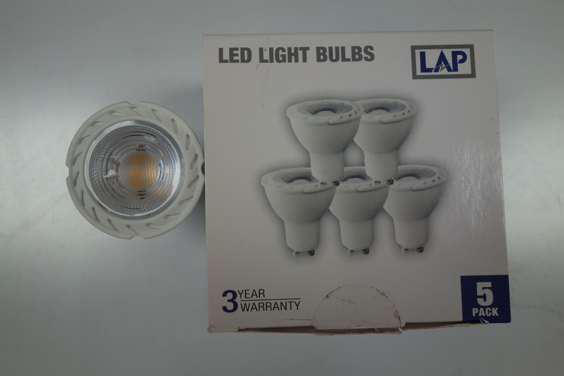 90 X B + G LGDW5W37/5-SF LED 5W Dimmable GU10 346 Lumen