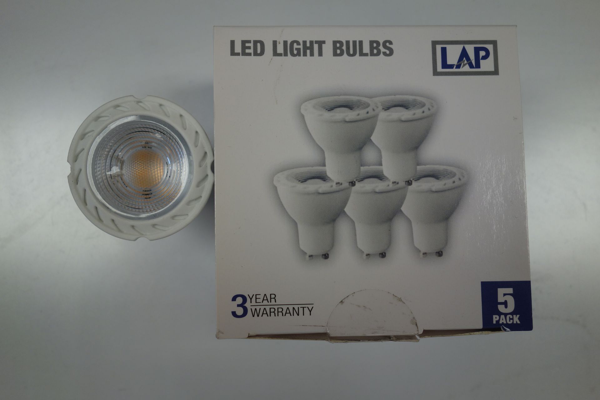 90 X B + G LGDW5W37/5-SF LED 5W Dimmable GU10 346 Lumen