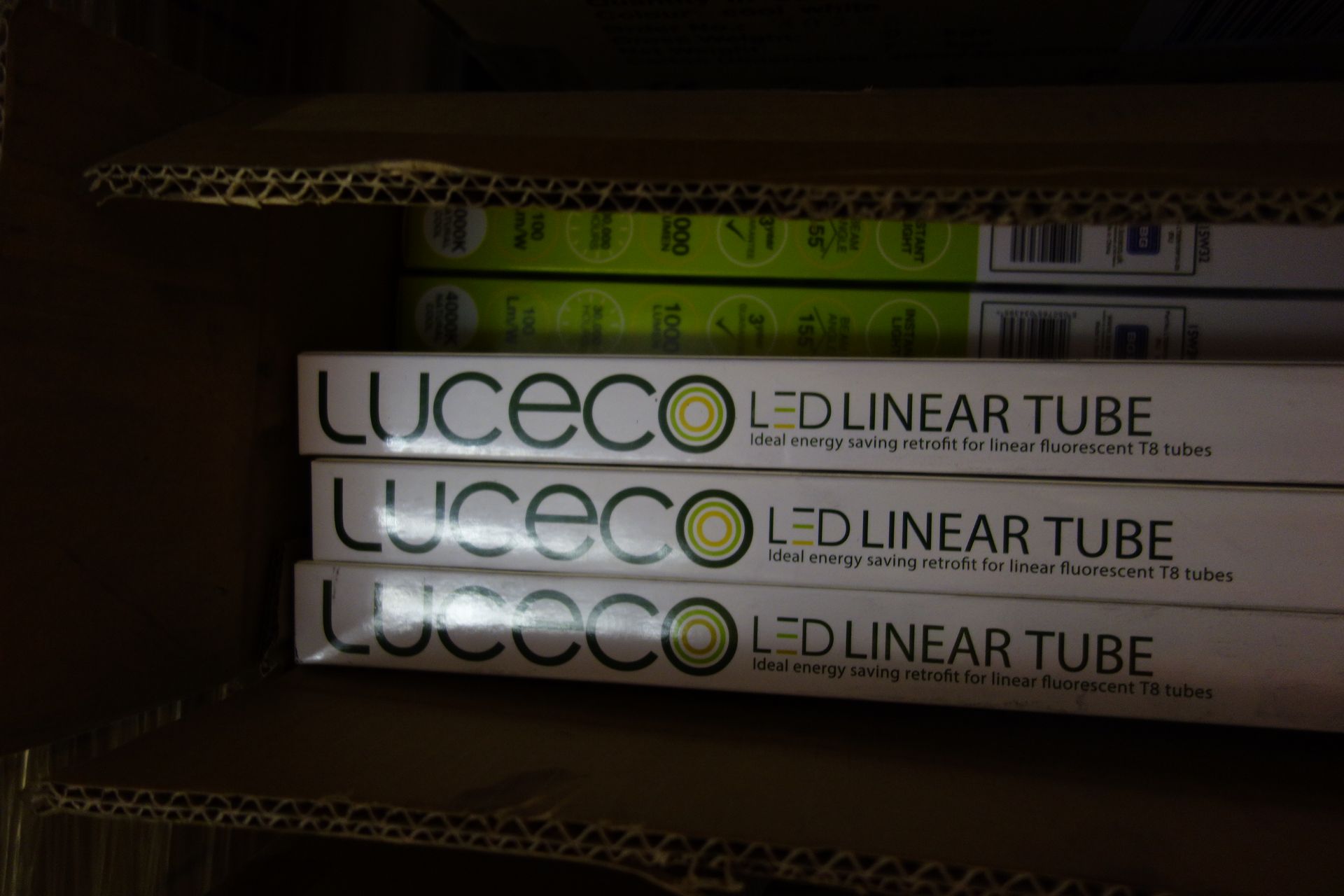 50 X Luceco LT82N10W10-03 (DL) LED T8 2FT Tubes G13 10W 1000 Lumen 4000K