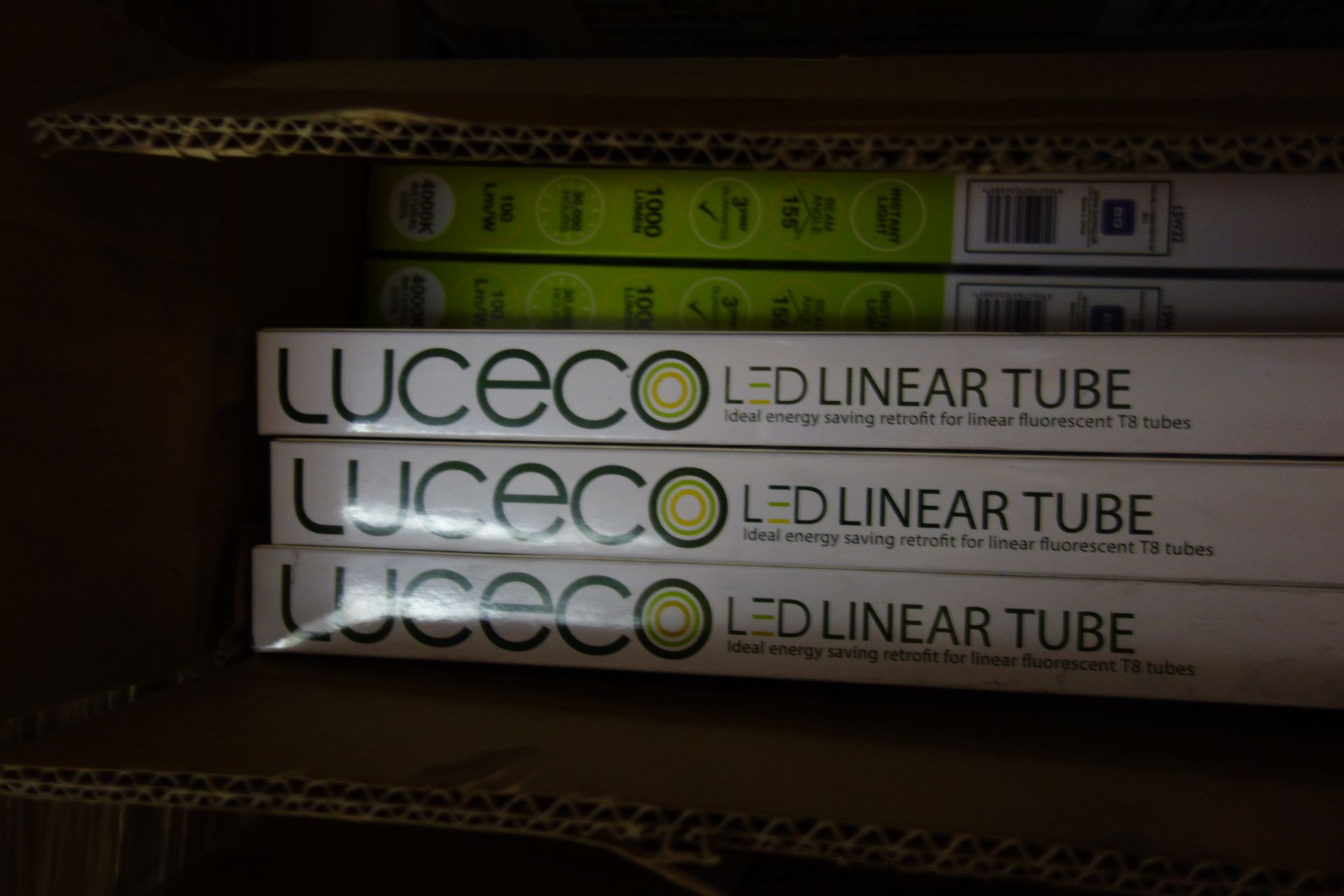 50 X Luceco LT82N10W10-03 (DL) LED T8 2FT Tubes G13 10W 1000 Lumen 4000K