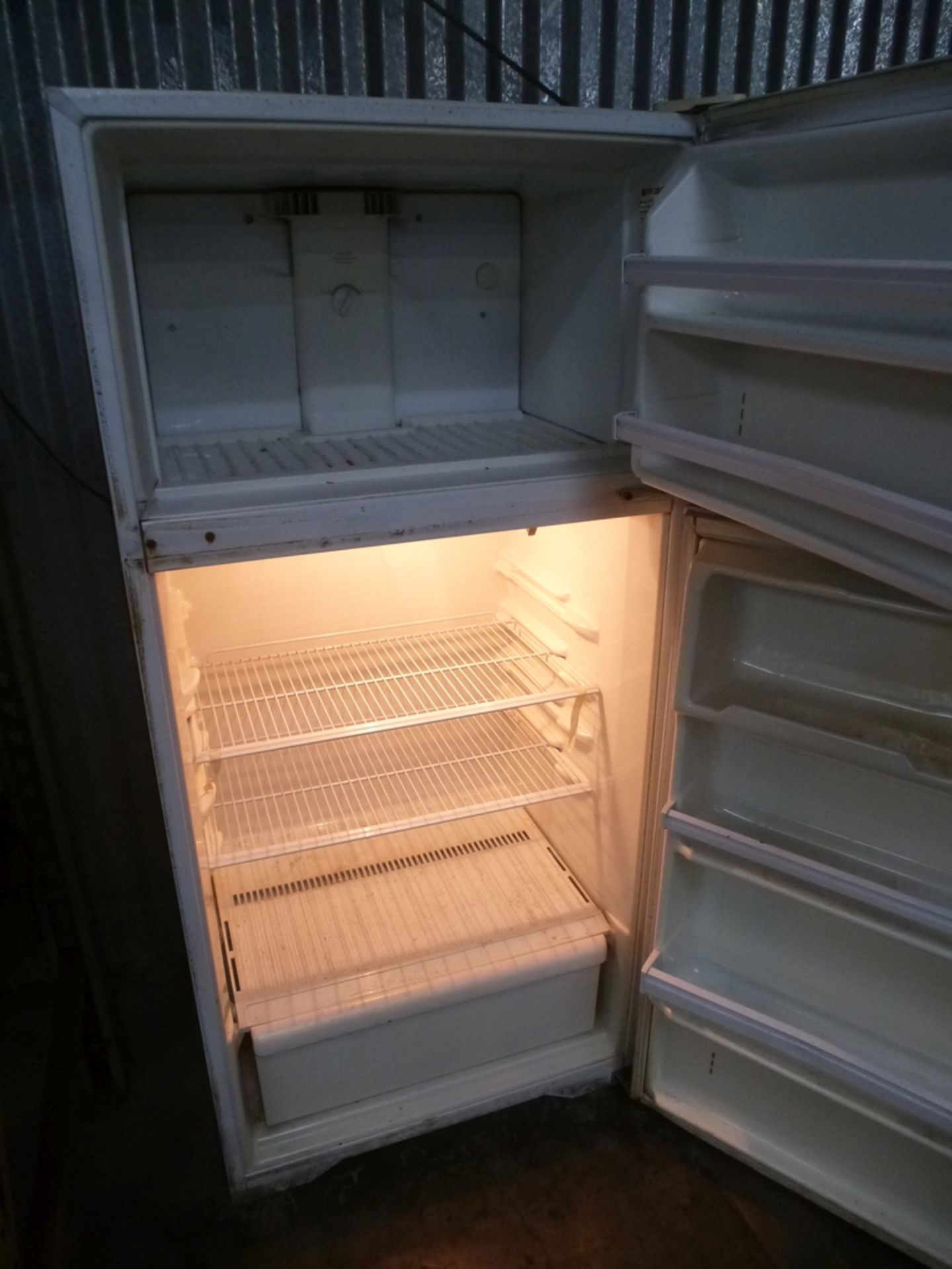 Refrigerator & Microwave - North Spartanburg, SC - Image 2 of 4