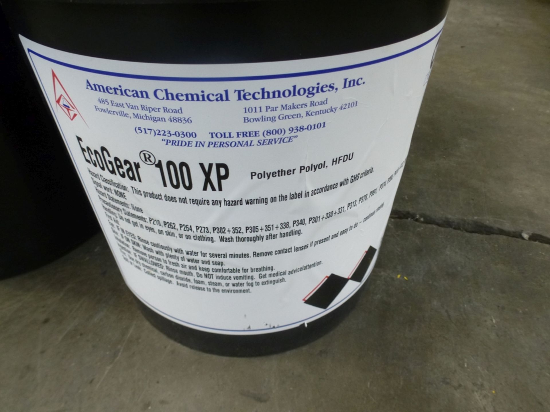 Lot of (4) 5 Gallon Buckets of Gear Oil - North Spartanburg, SC - EcoGear 100XP - Image 2 of 2
