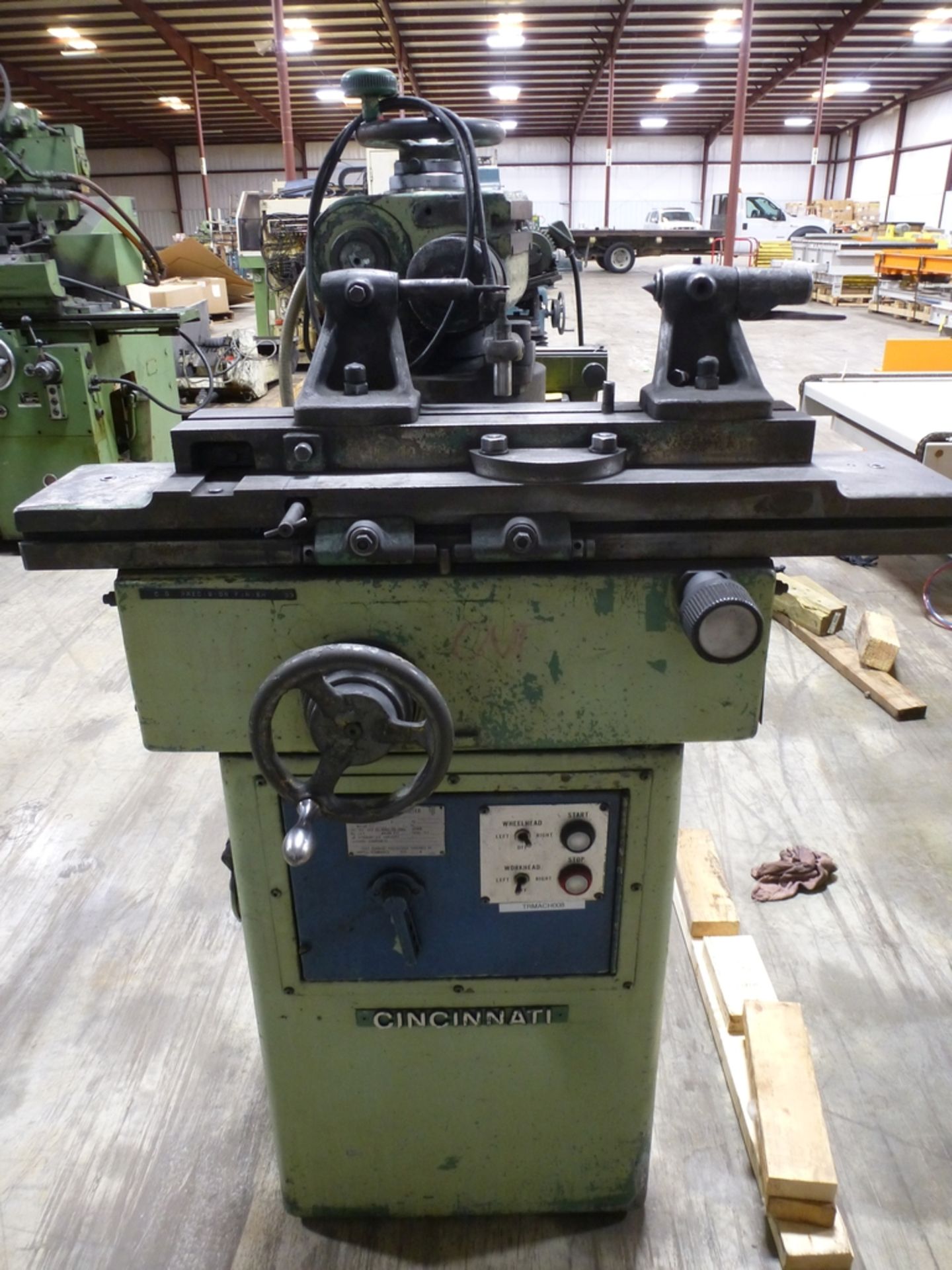 Cincinnatti #1 Tool & Cutter Grinder - YTA Warehouse - S/N 31501P5Y-0008 - Bild 2 aus 10