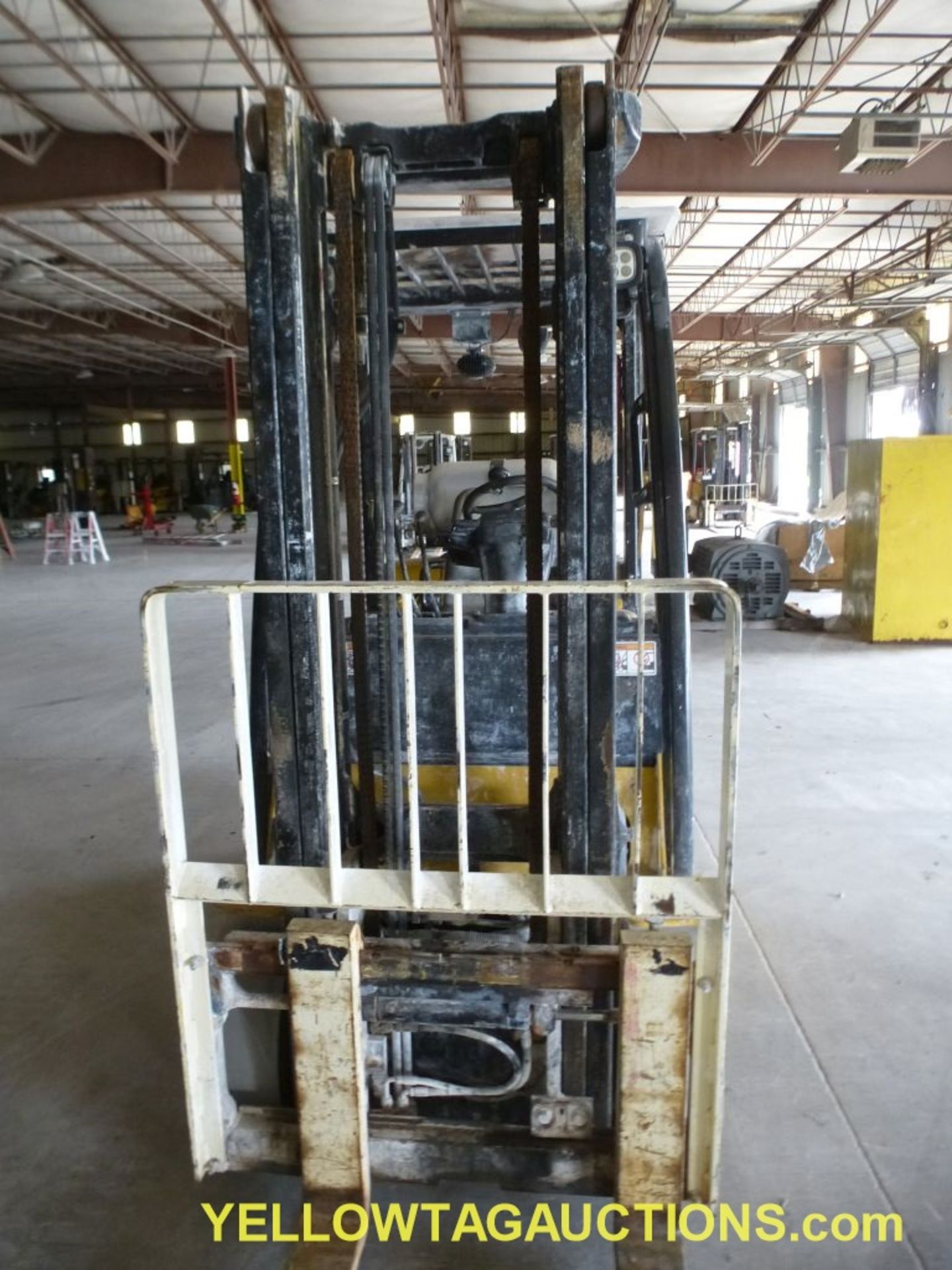 Yale Propane Forklift - Model No. GLC060VXNURV086; Serial No. A910V18261J; 48" Forks; 9452 Hours; - Image 5 of 21