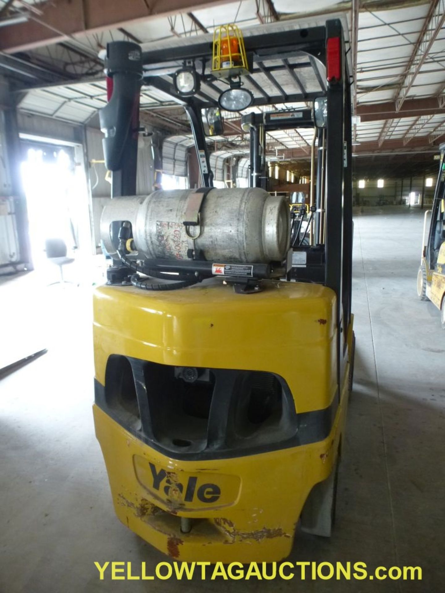 Yale Propane Forklift - Model No. GLC060VXNDAF085; Serial No. C910V06119R; 48" Forks; 1870 Hours; - Image 10 of 27