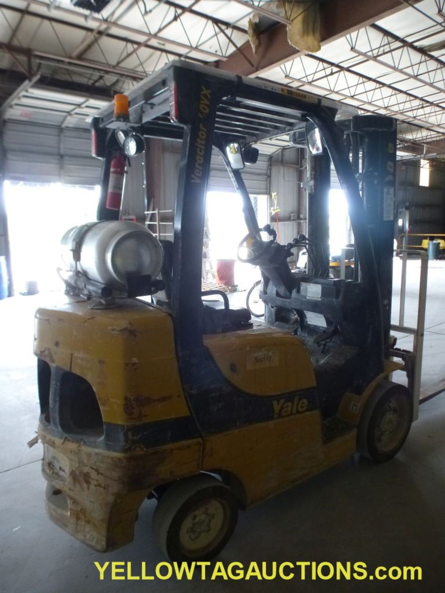 Yale Propane Forklift - Model No. GLC060VXNURV086; Serial No. A910V18261J; 48" Forks; 9452 Hours; - Image 8 of 21