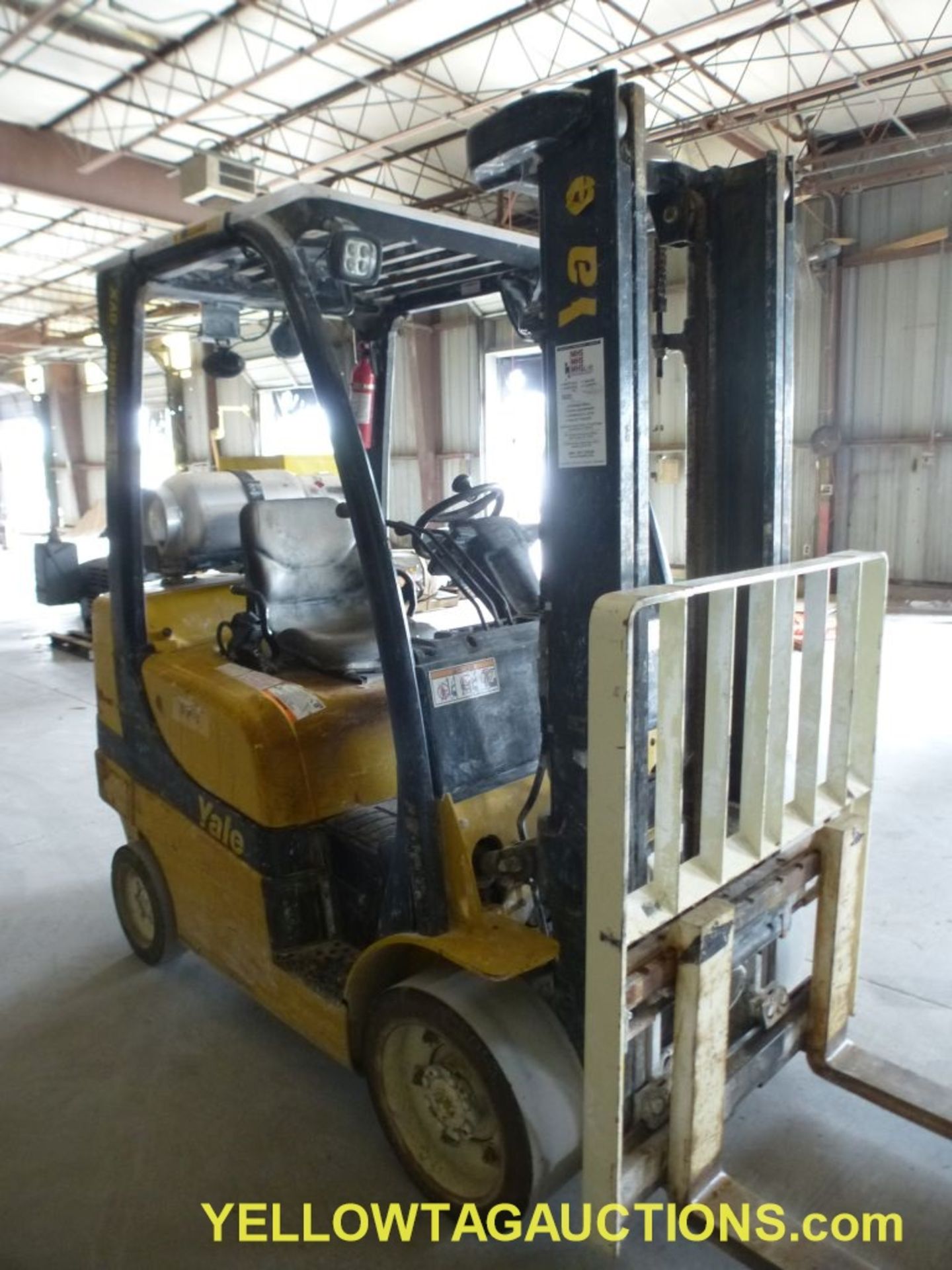 Yale Propane Forklift - Model No. GLC060VXNURV086; Serial No. A910V18261J; 48" Forks; 9452 Hours; - Image 6 of 21