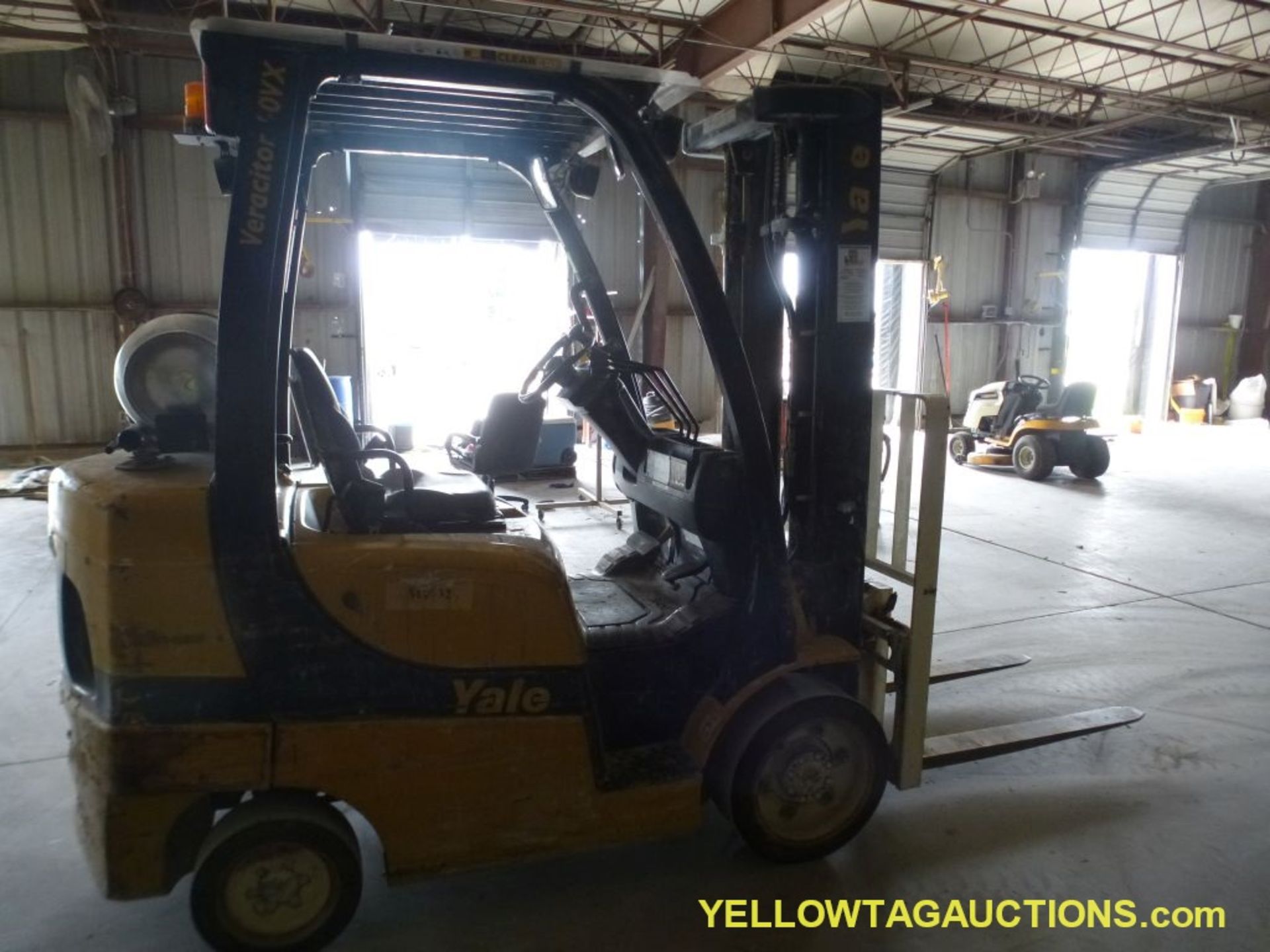 Yale Propane Forklift - Model No. GLC060VXNURV086; Serial No. A910V18261J; 48" Forks; 9452 Hours; - Image 7 of 21