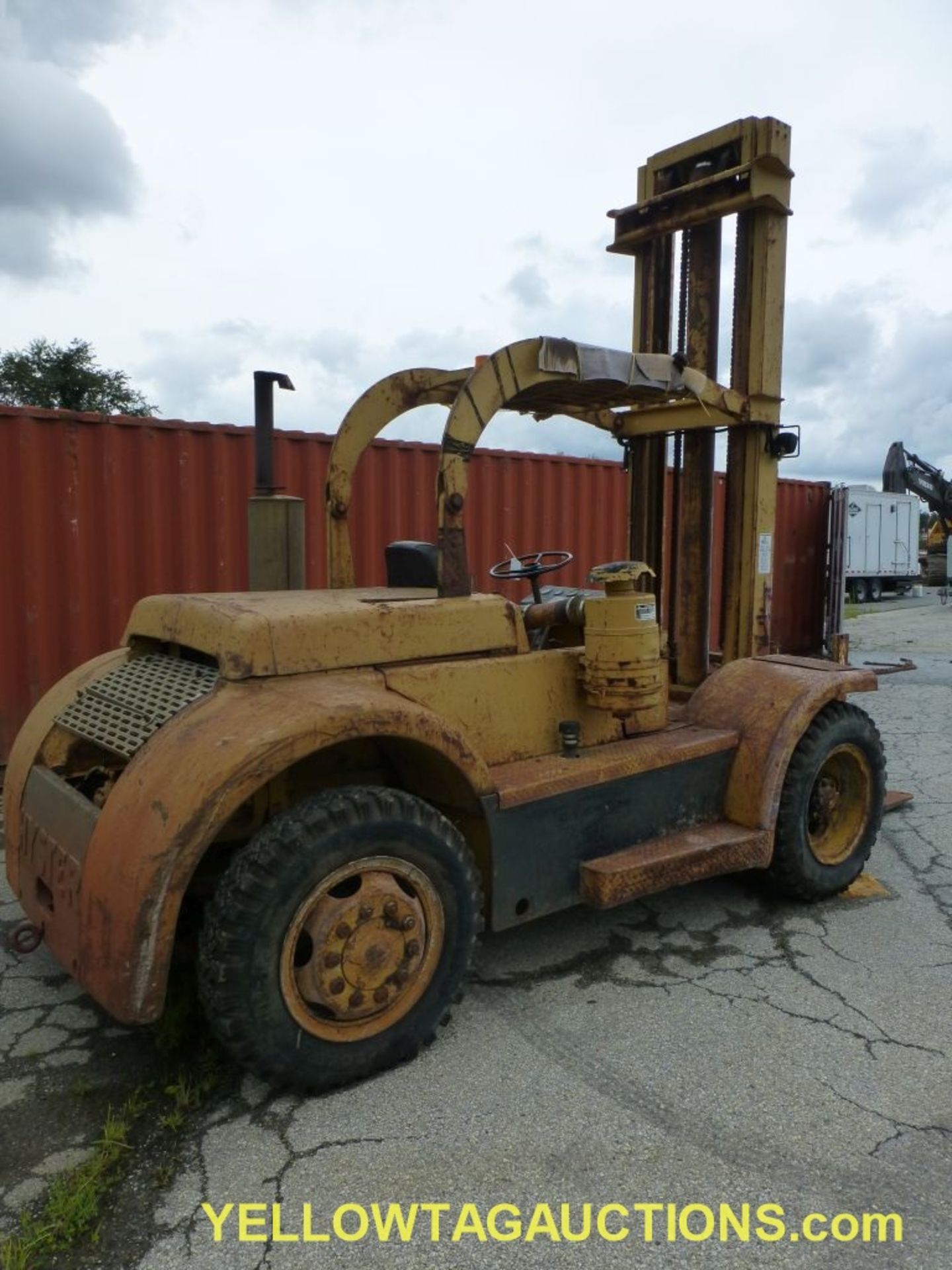 Hyster Diesel Forklift - 48" Fork Length; Mast Height: 156"; Max Capacity: 15,000 lbs