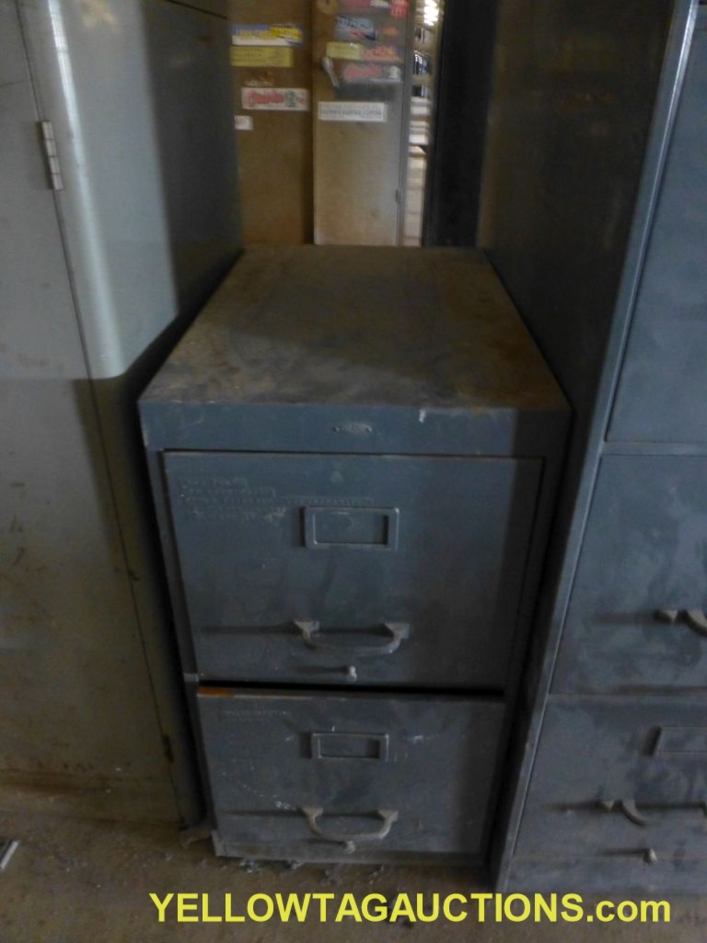 Lot of (3) Assorted Storage Cabinets - (1) 4 Drawer Filing Cabinet; (1) 2 Drawer Filing Cabinet; (1) - Image 3 of 4