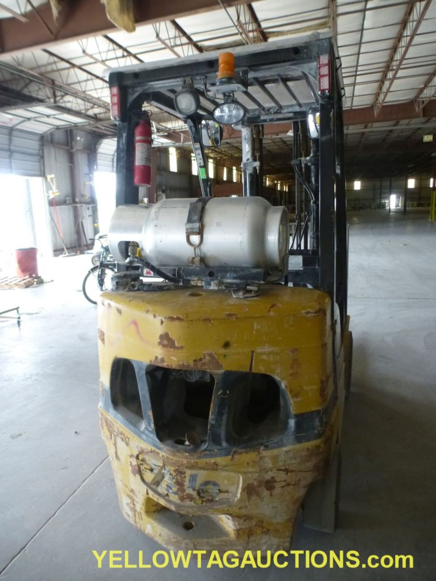 Yale Propane Forklift - Model No. GLC060VXNURV086; Serial No. A910V18261J; 48" Forks; 9452 Hours; - Image 9 of 21